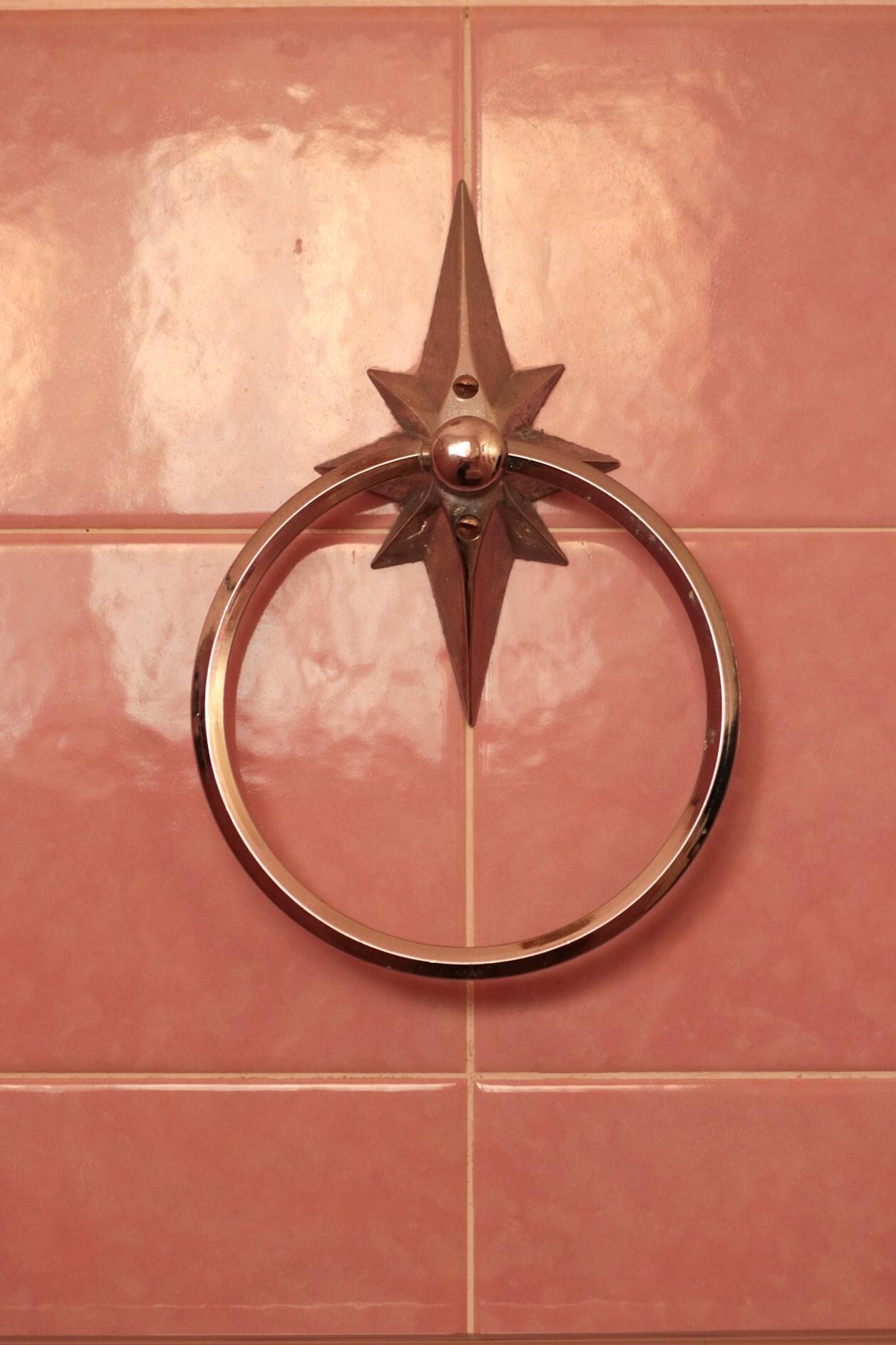 Awesome original bathroom 