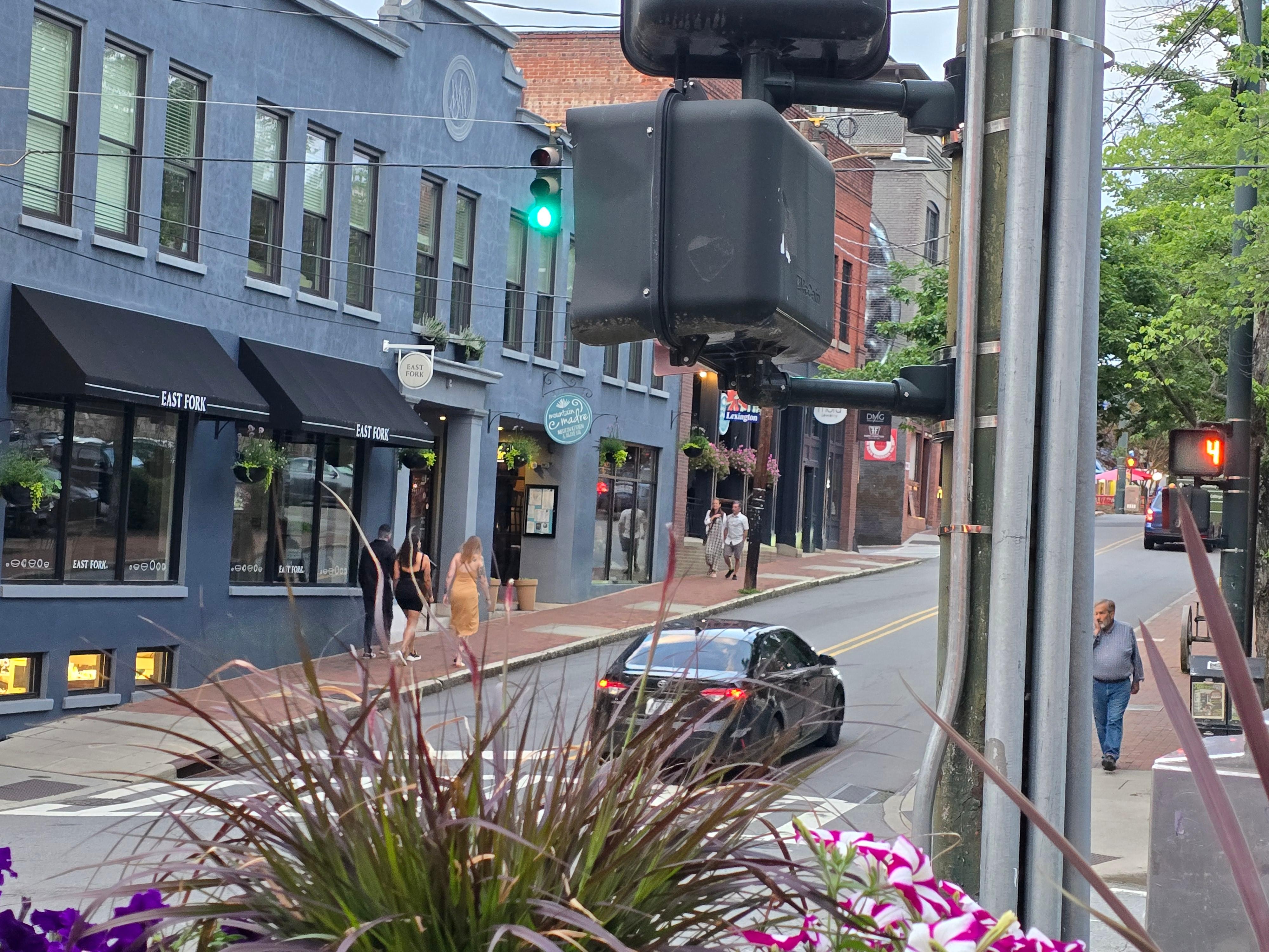 Walnut Ave is on one side of Luxe Loft