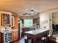 Gorgeous kitchen with top of the line appliances