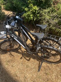 Miet E-Bikes im Hafen von Brusc