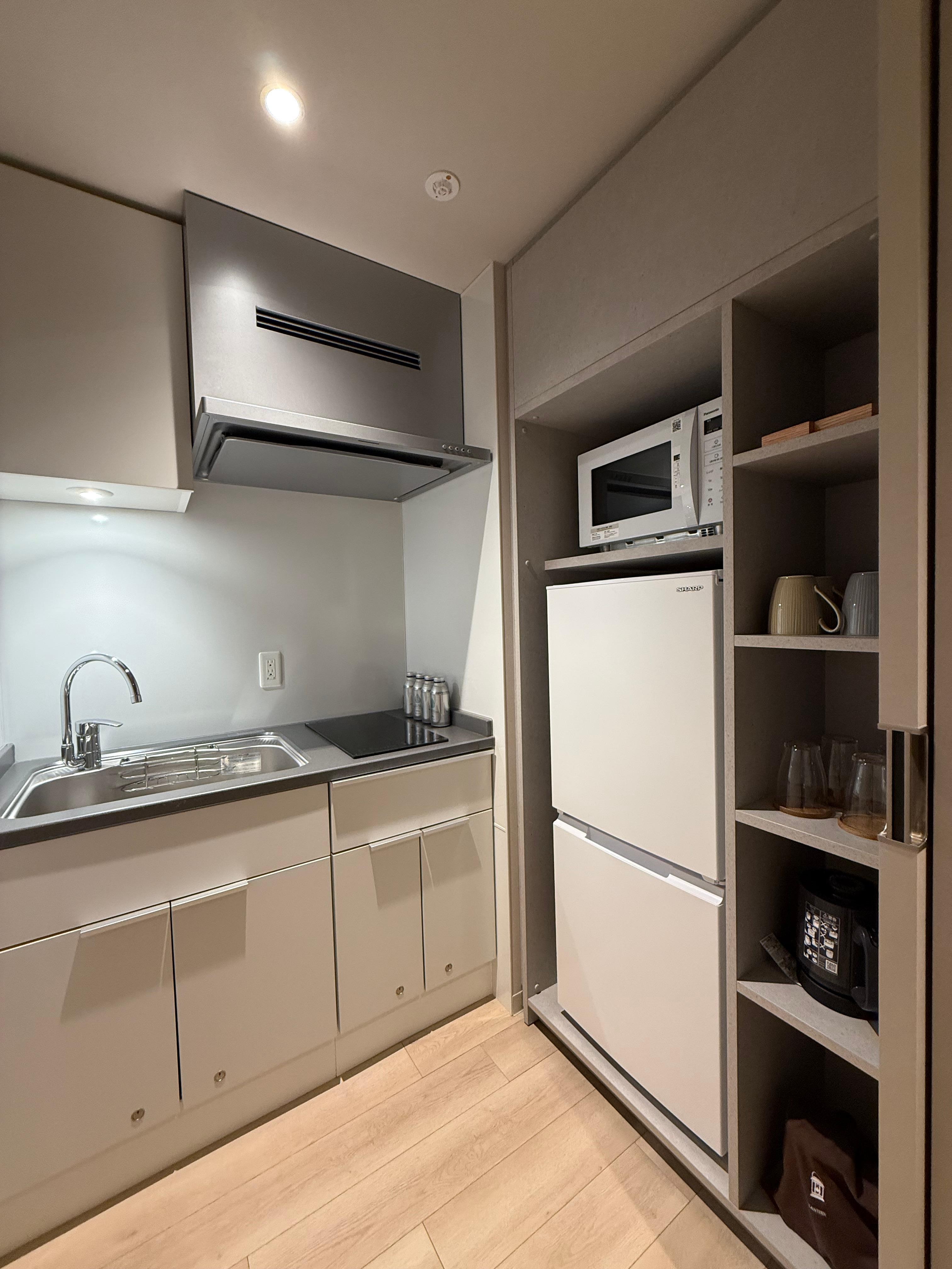 房間內的簡易廚房