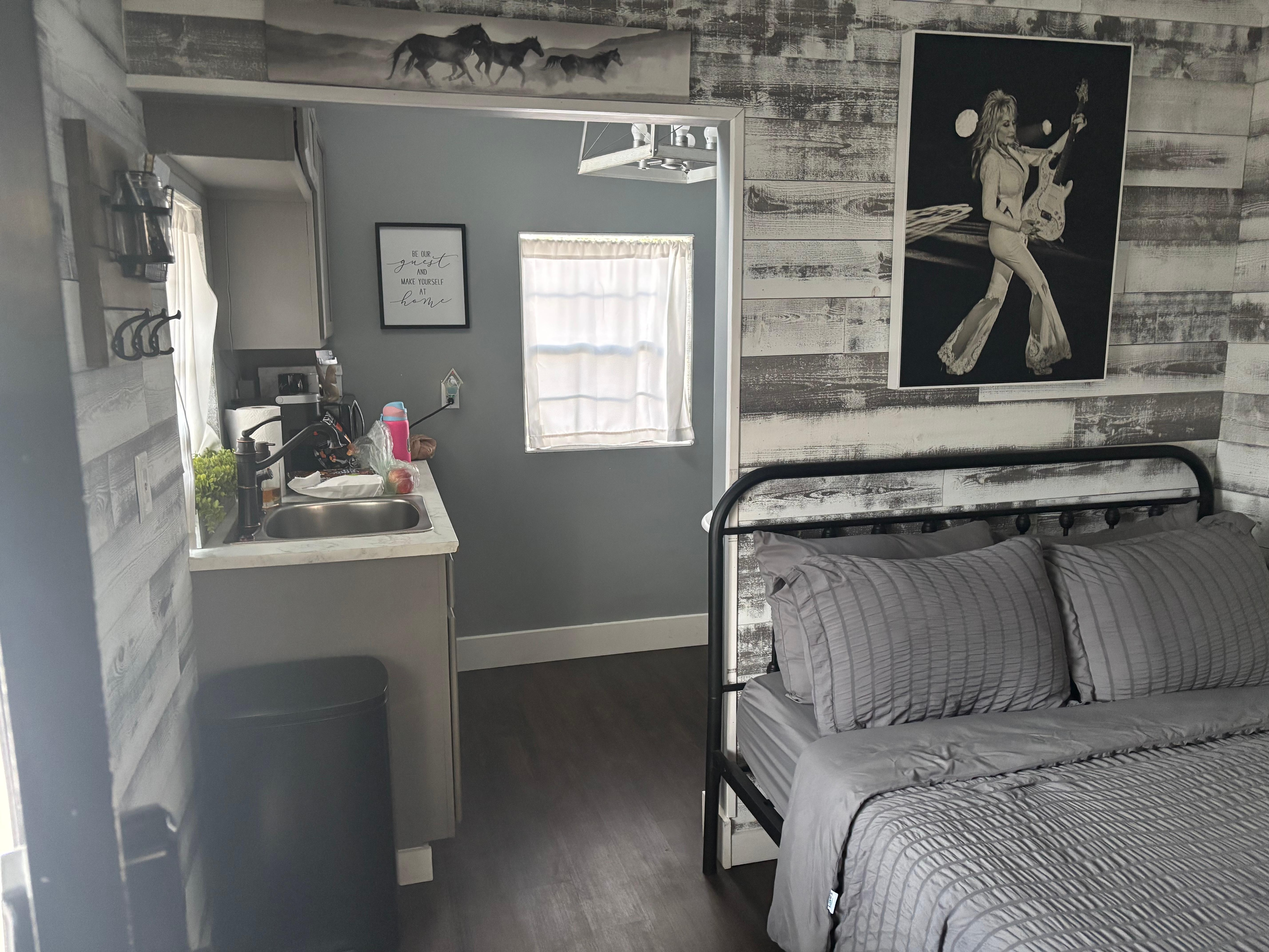 Super cute upon entry! 