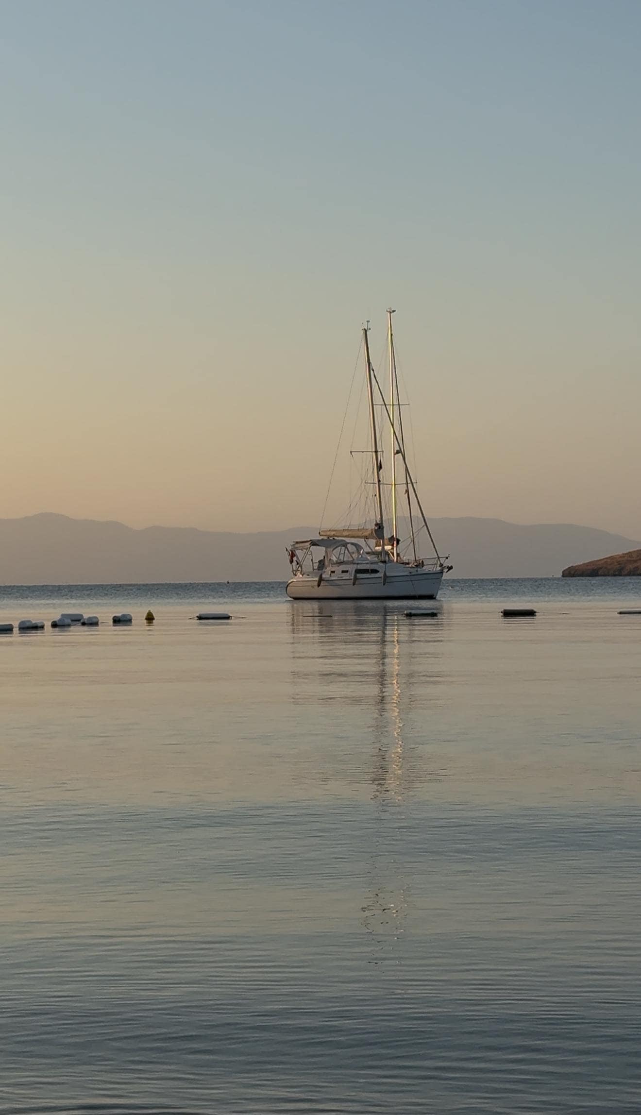 Gün doğumunda kumsalı