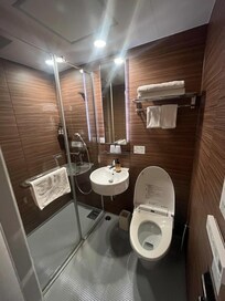 Compact bathroom but loved it!