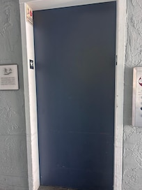 When we left our room we were greeted with large families coming out of the elevator