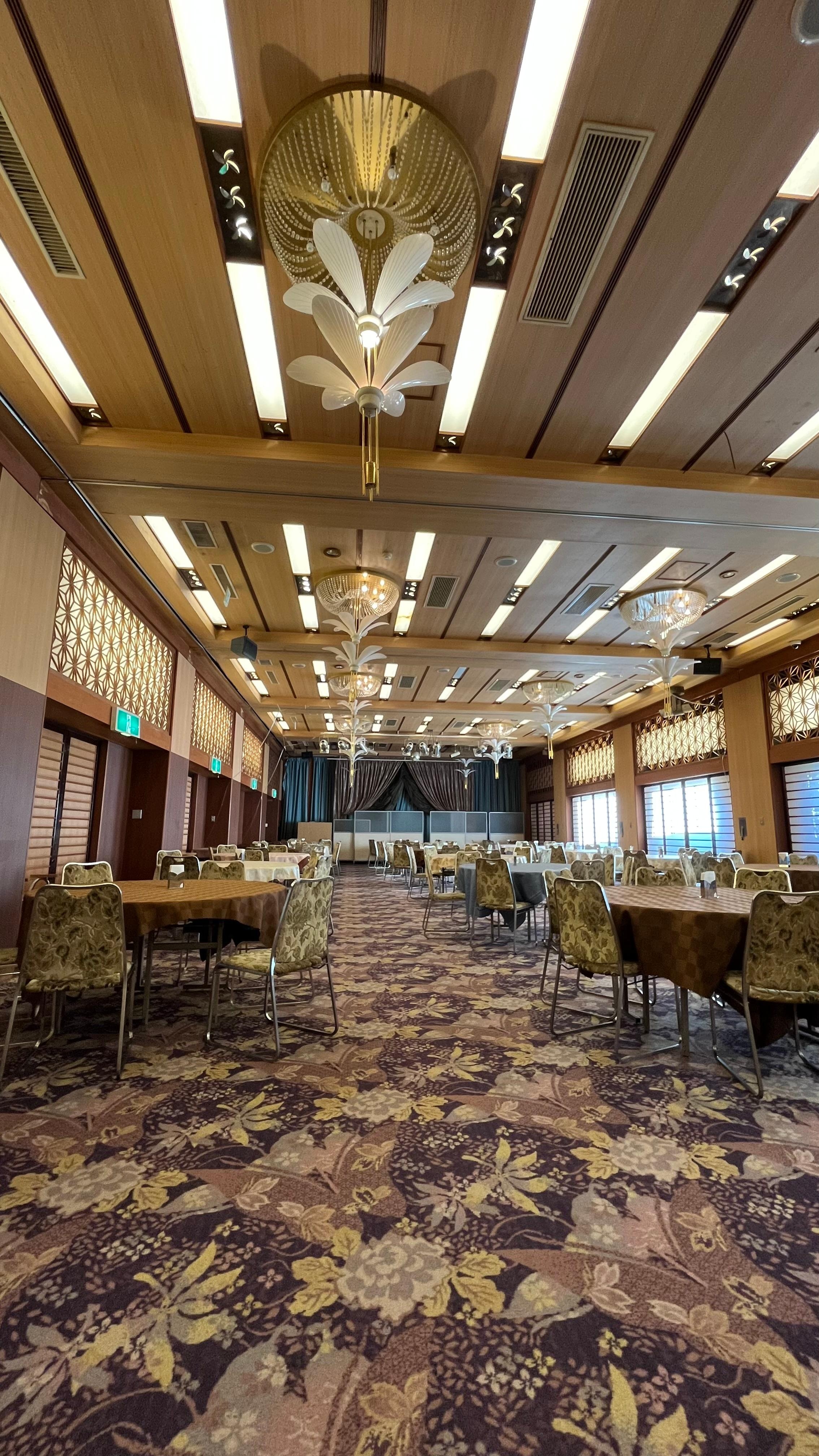 昭和レトロな朝食会場。これはこれで好きでした。