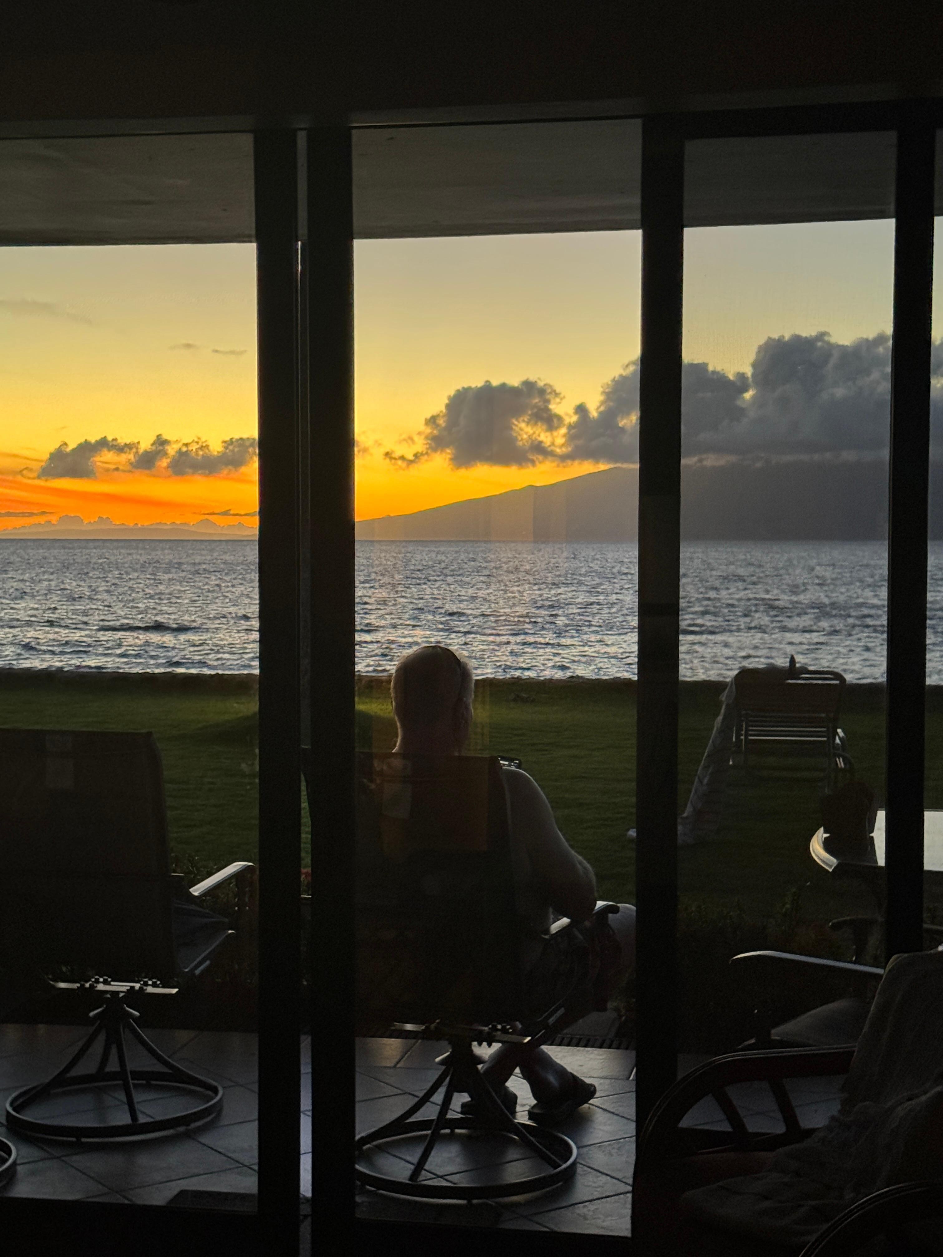 Enjoying a cocktail on the lanai