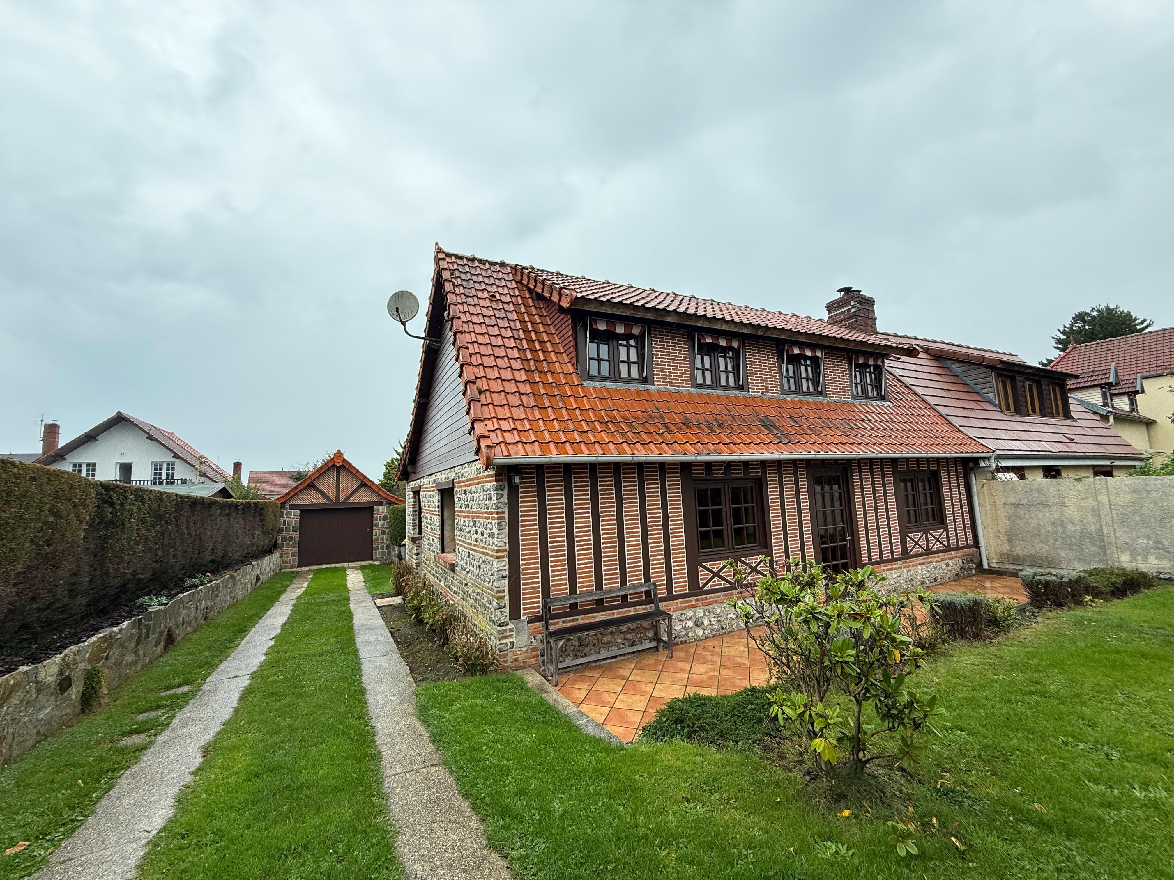 Haus von der Einfahrt aus