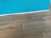 Aufgeschwemmtes Laminat