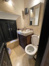 Toilettes de la chambre principale