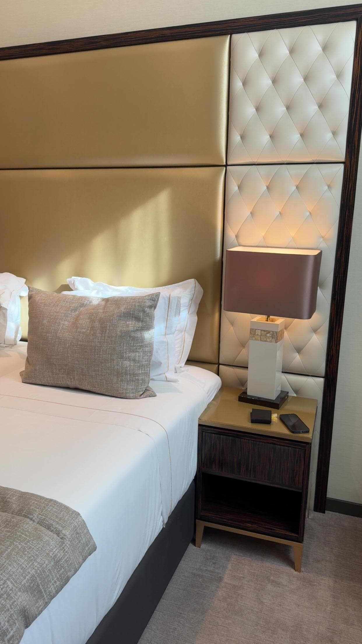 Fint interiør og komfortabel seng