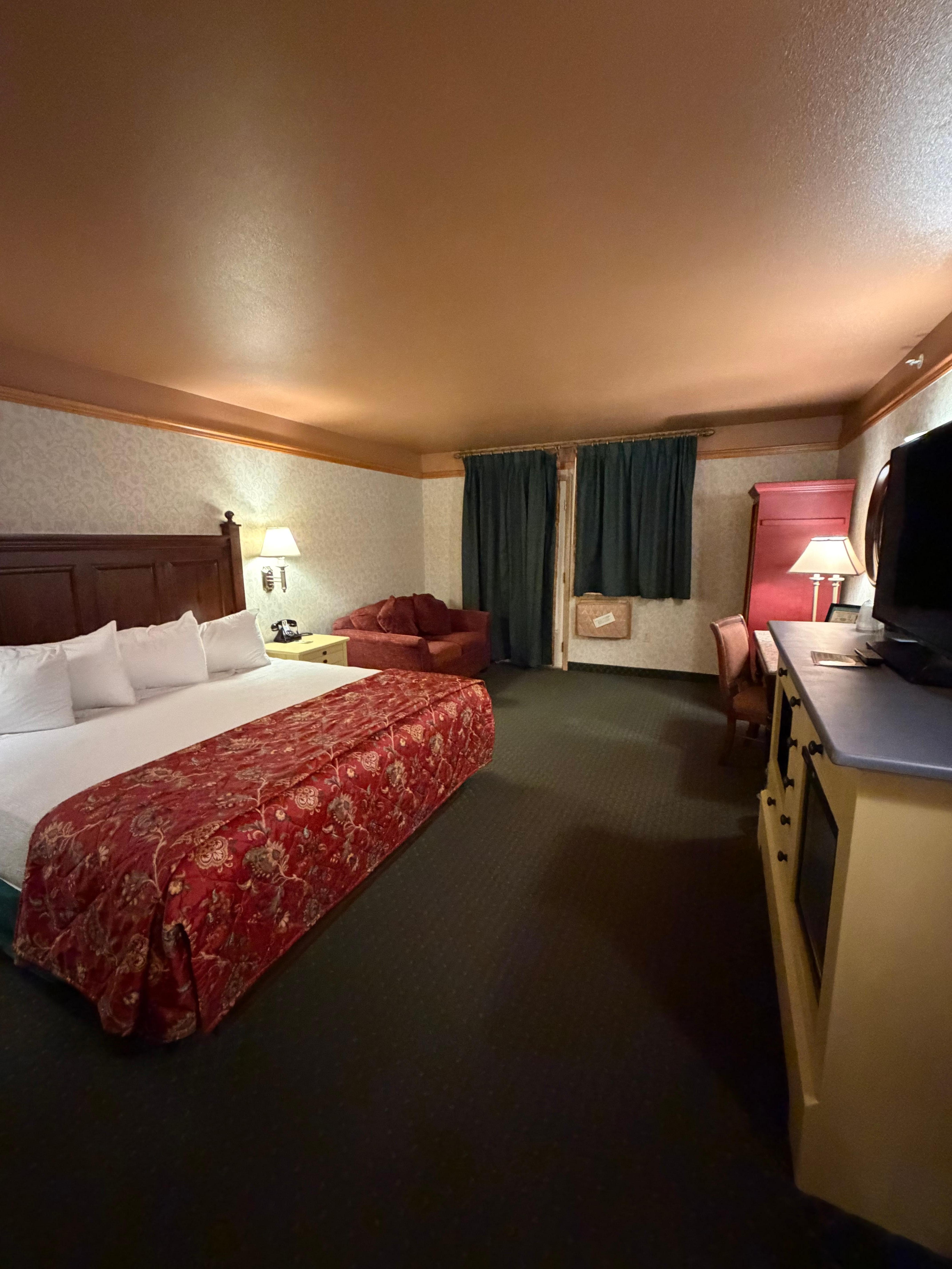 お部屋
キングサイズベッド