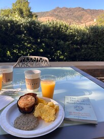 Outdoor patio. Complimentary breakfast. Amazing view đ