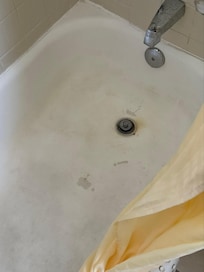 Stains in the bathtub