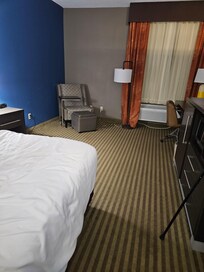 Had a old musky smell in the room.