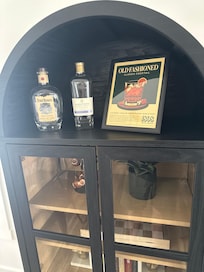 Bourbon decor on point