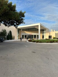 Otel Resepsiyon ön giriş kapısı.