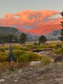 Morning sunrise inside RMNP