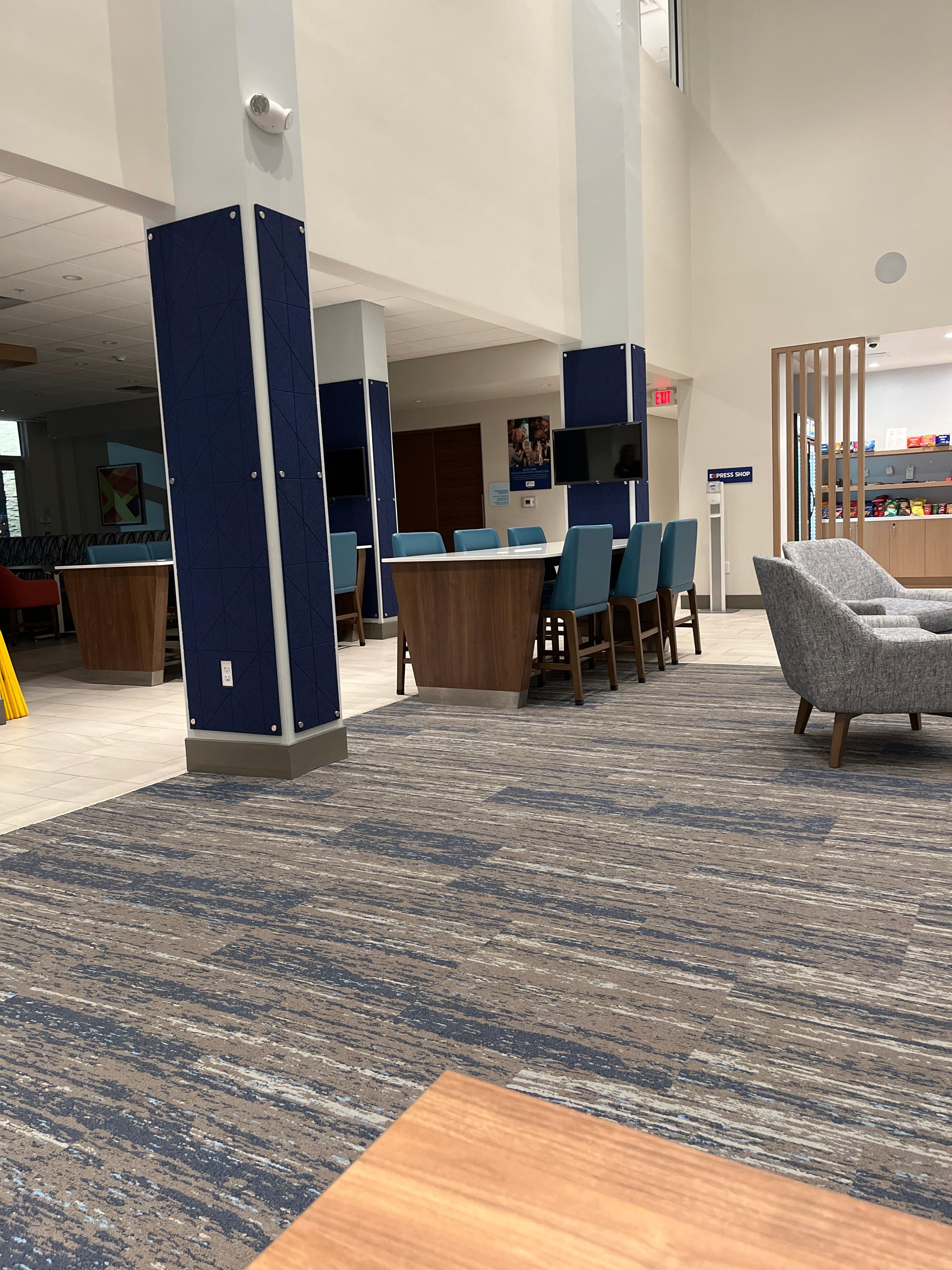 Accueil et salle de petit dejeuner