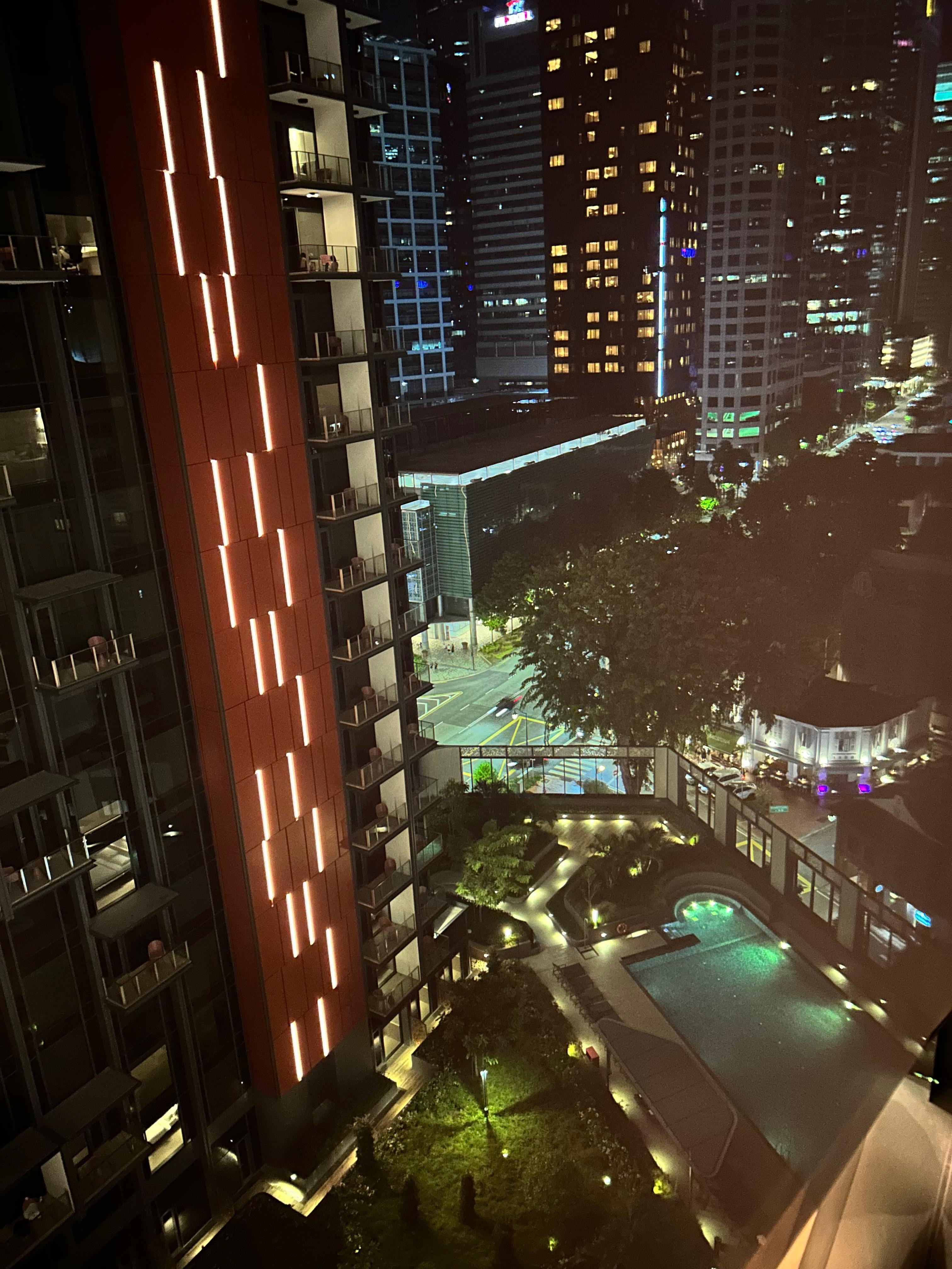 Hotellihuoneen ikkunanäkymä