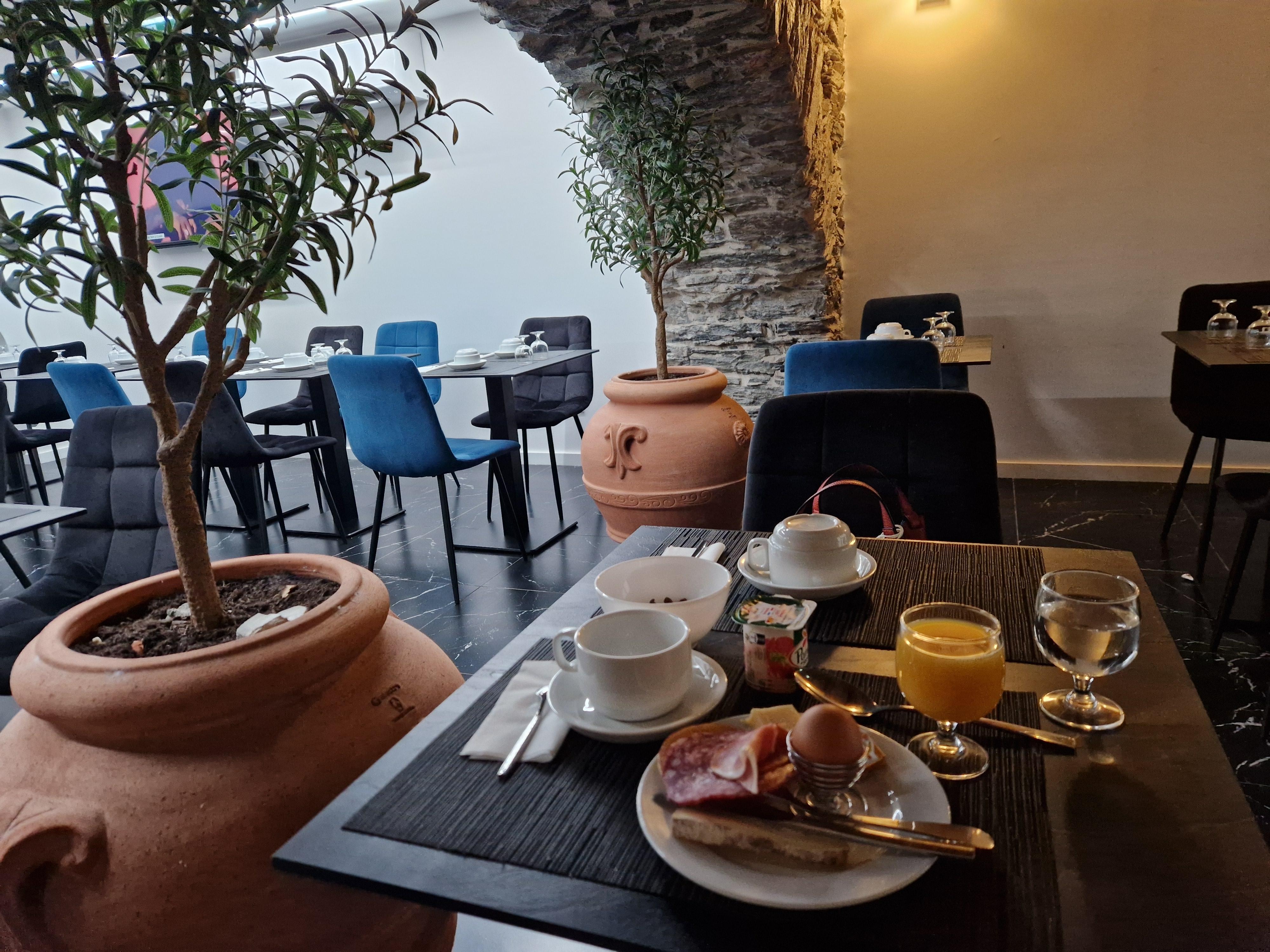 Underbar frukost i mysig lugn miljö