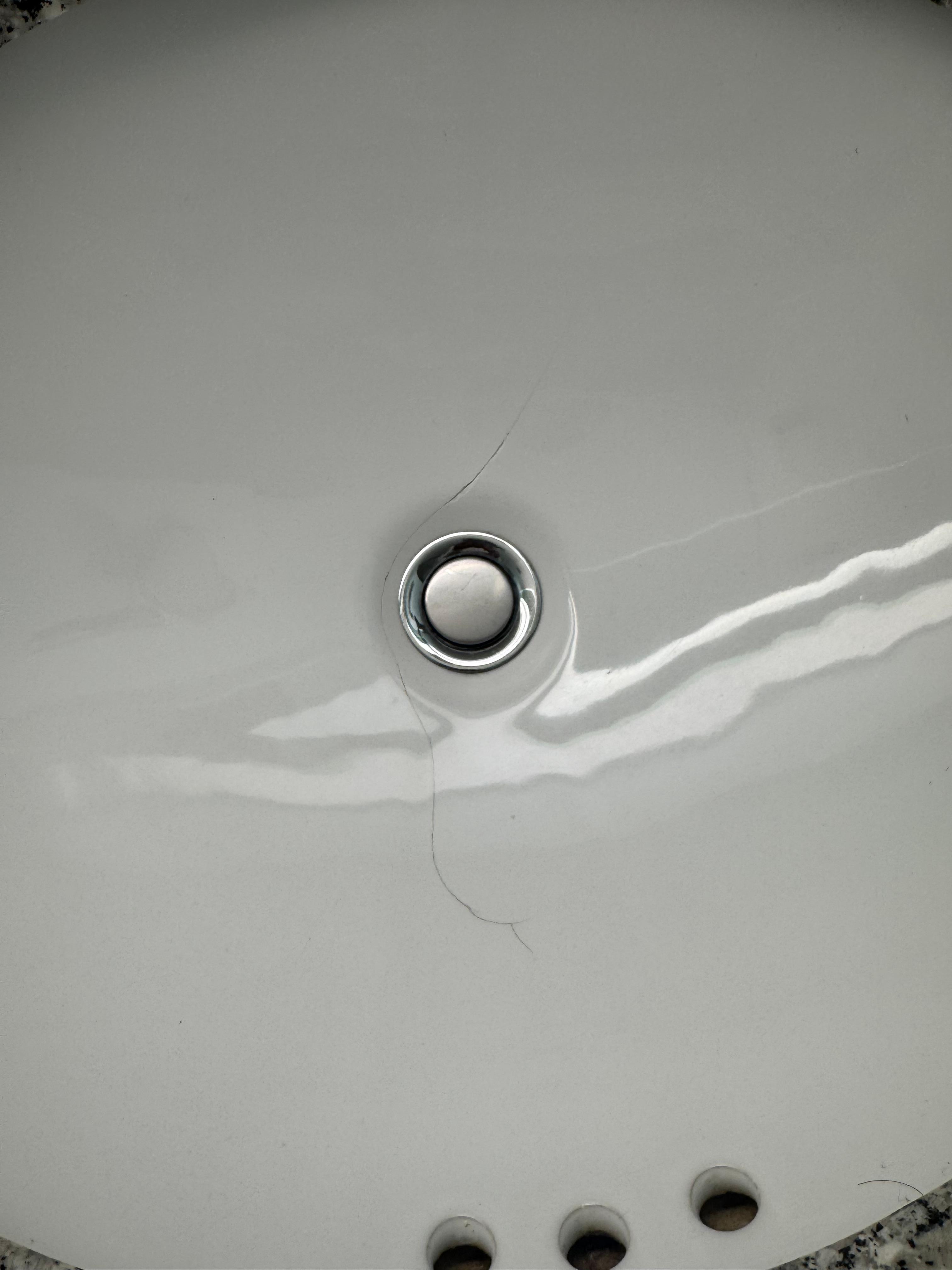 Crack in the sink 
