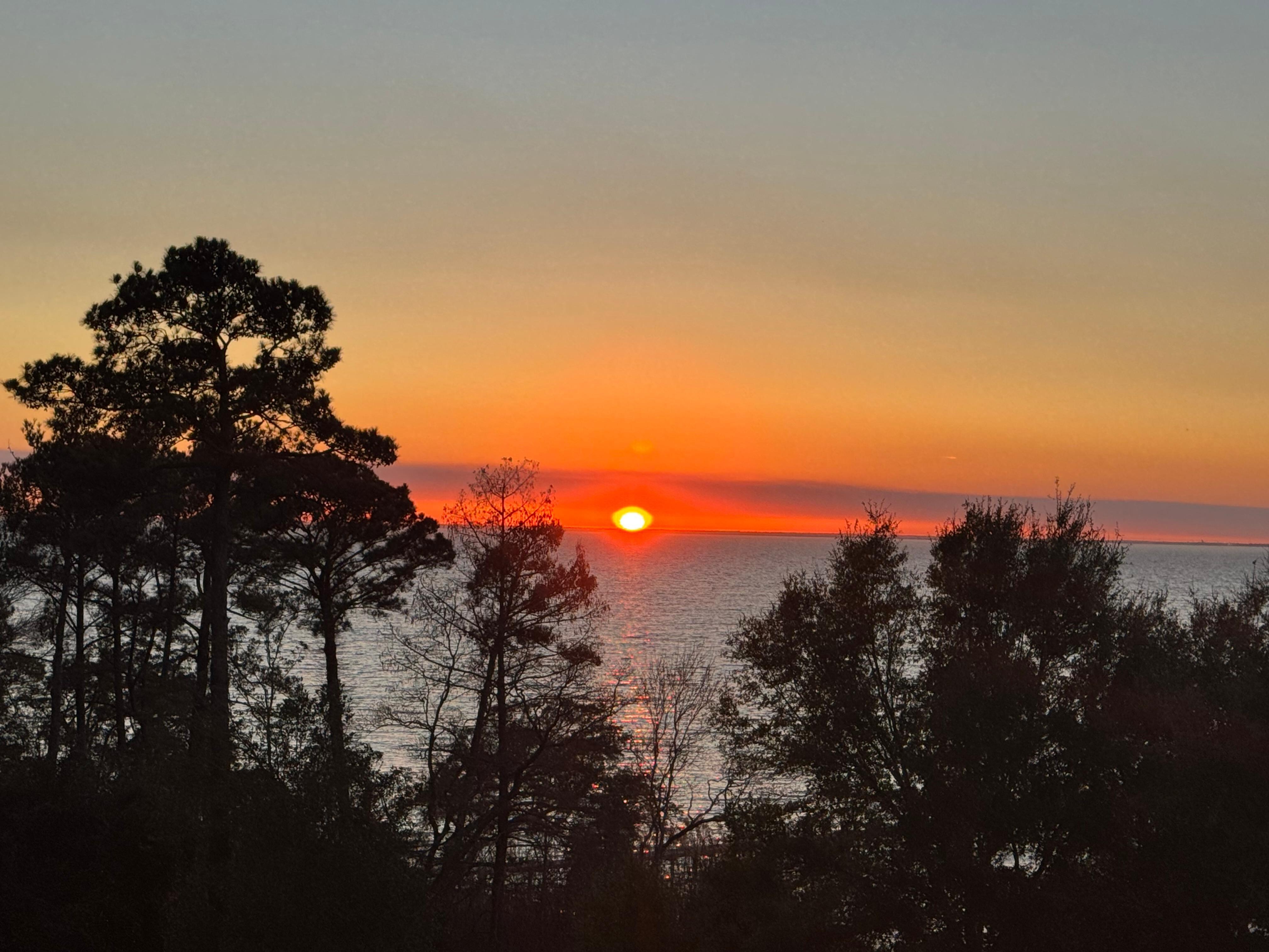 Peaceful-easy feeling-love the Sunsets 🥰