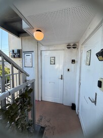 玄関の鍵が昔住んでいた昭和マンションと同じで懐かしかったです。