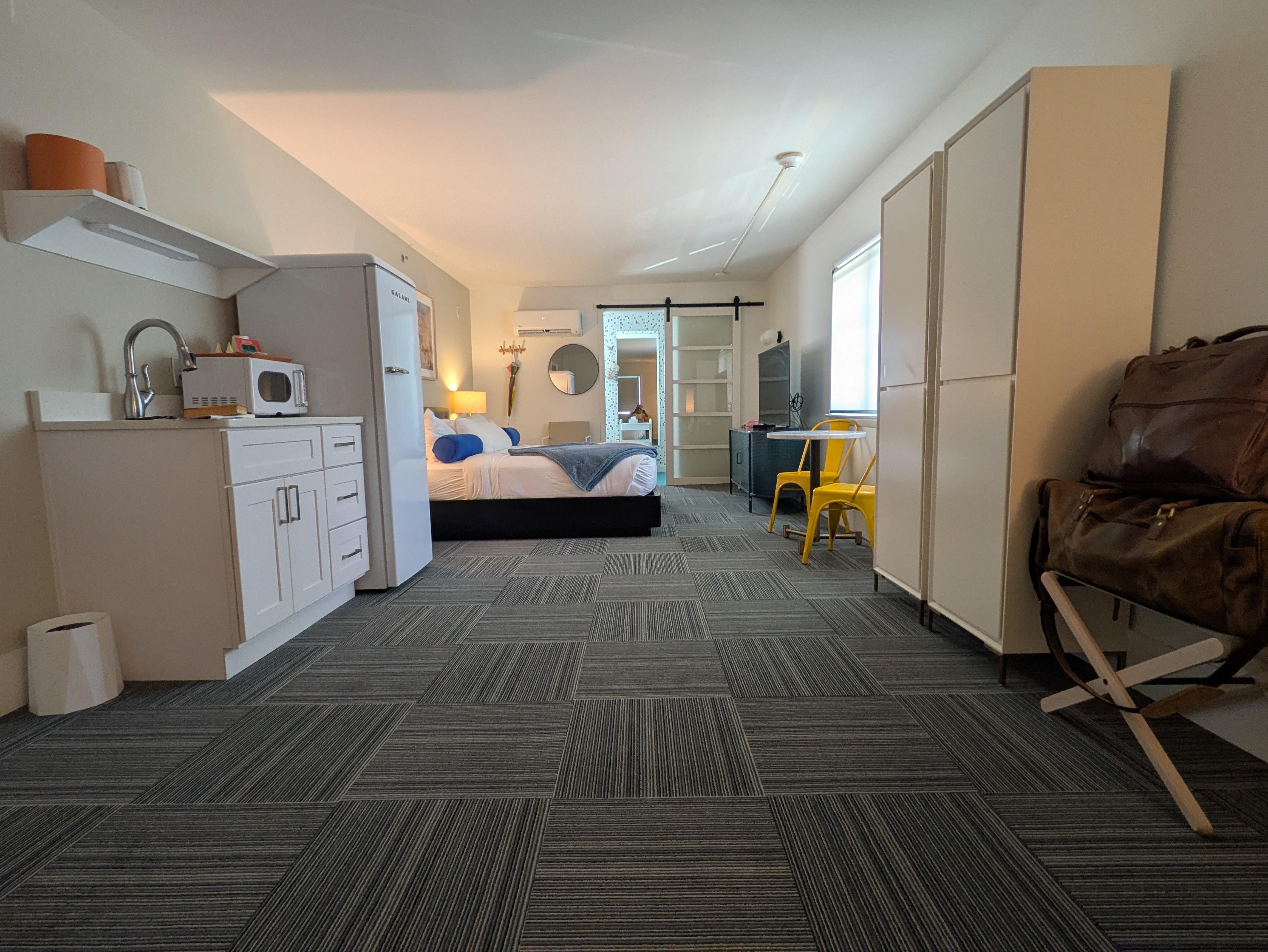 Mid-century decor vibe.