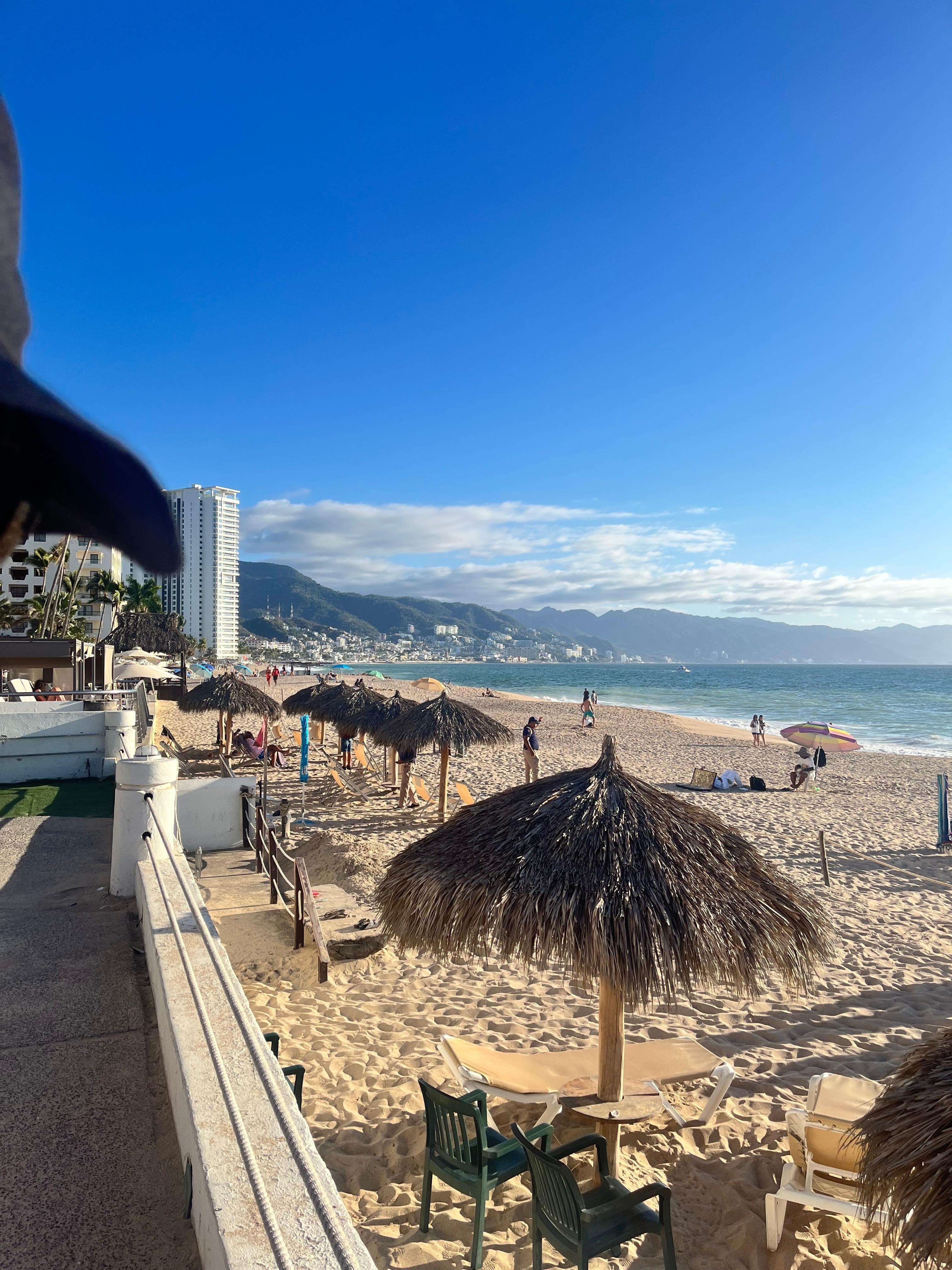 Tiene salida a la playa