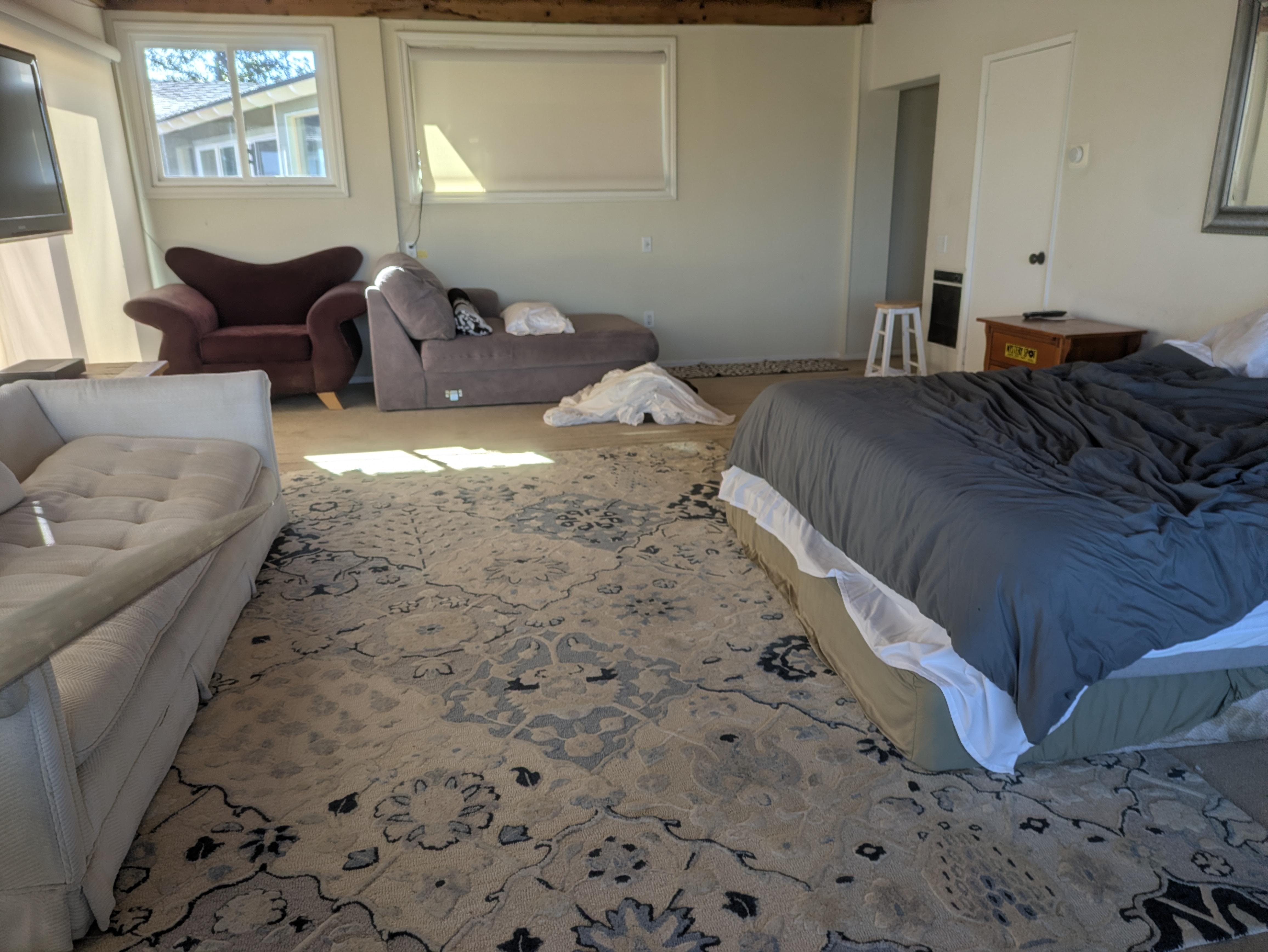 Furniture not what was pictured in VRBO listing