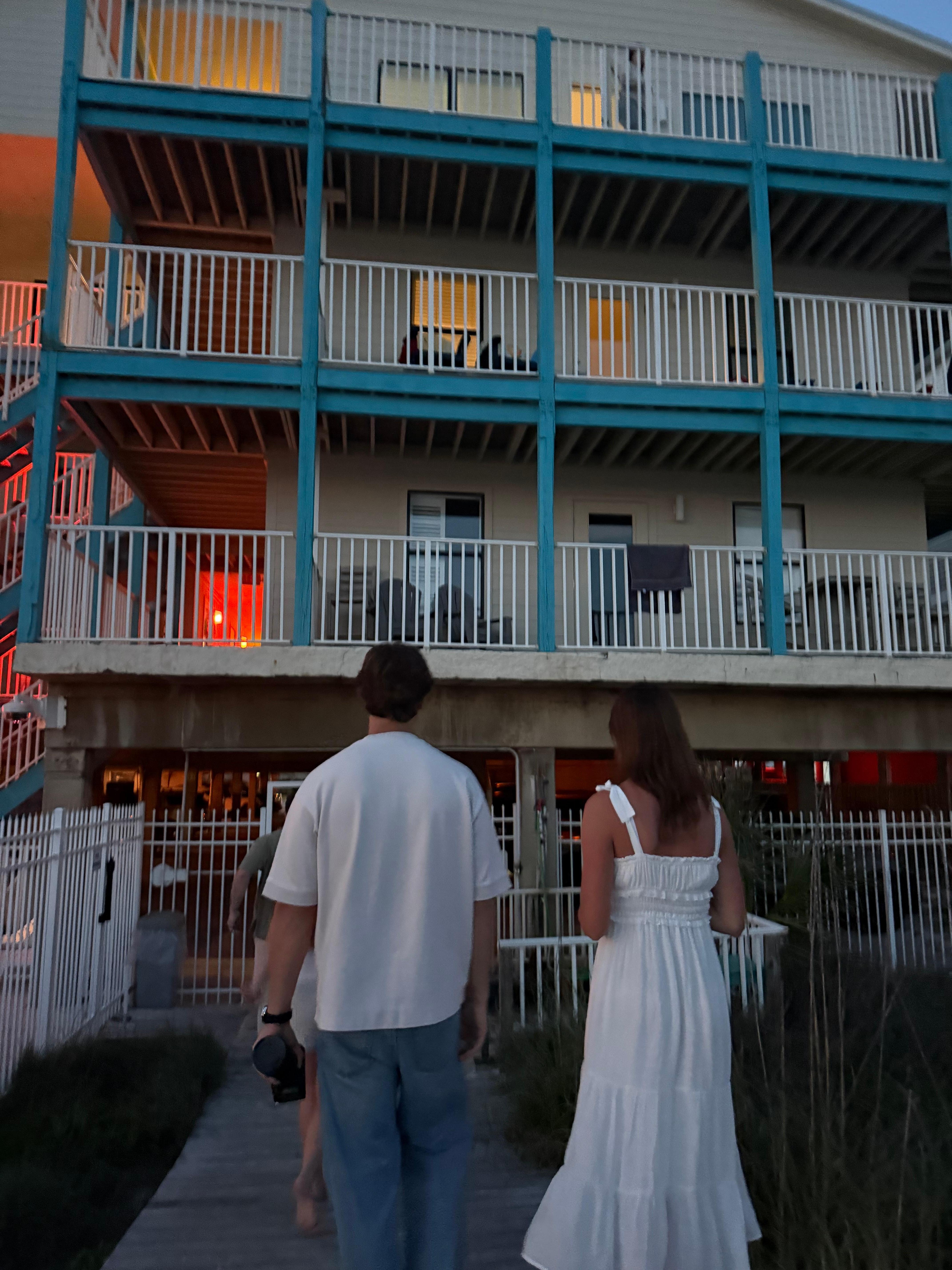 Pic of condo looking at it from beach: we stayed on middle level 