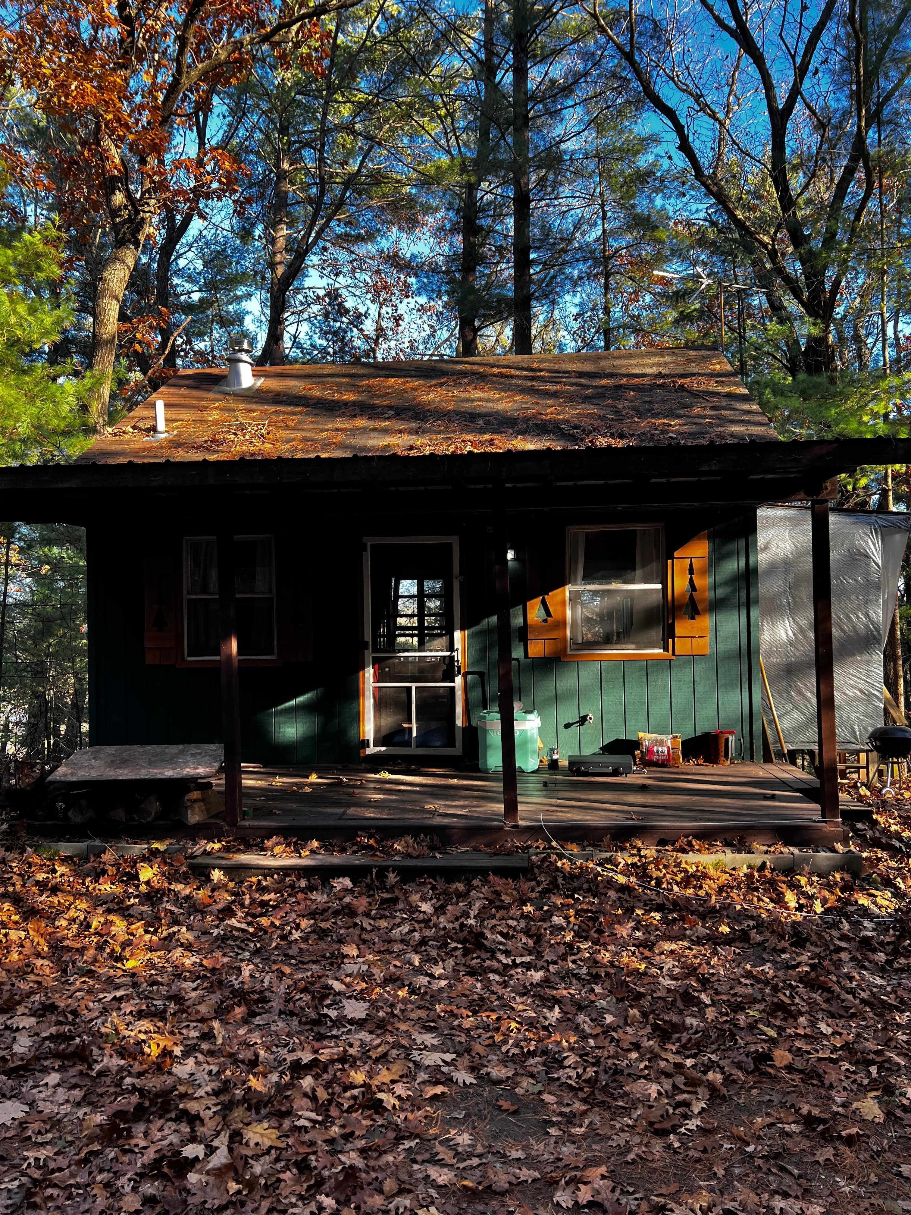 Outdoor front view of Cabin.