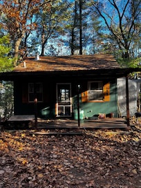 Outdoor front view of Cabin.