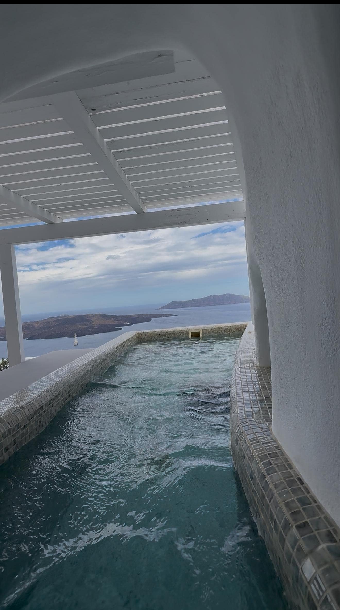 Swim out mini heated jet pool