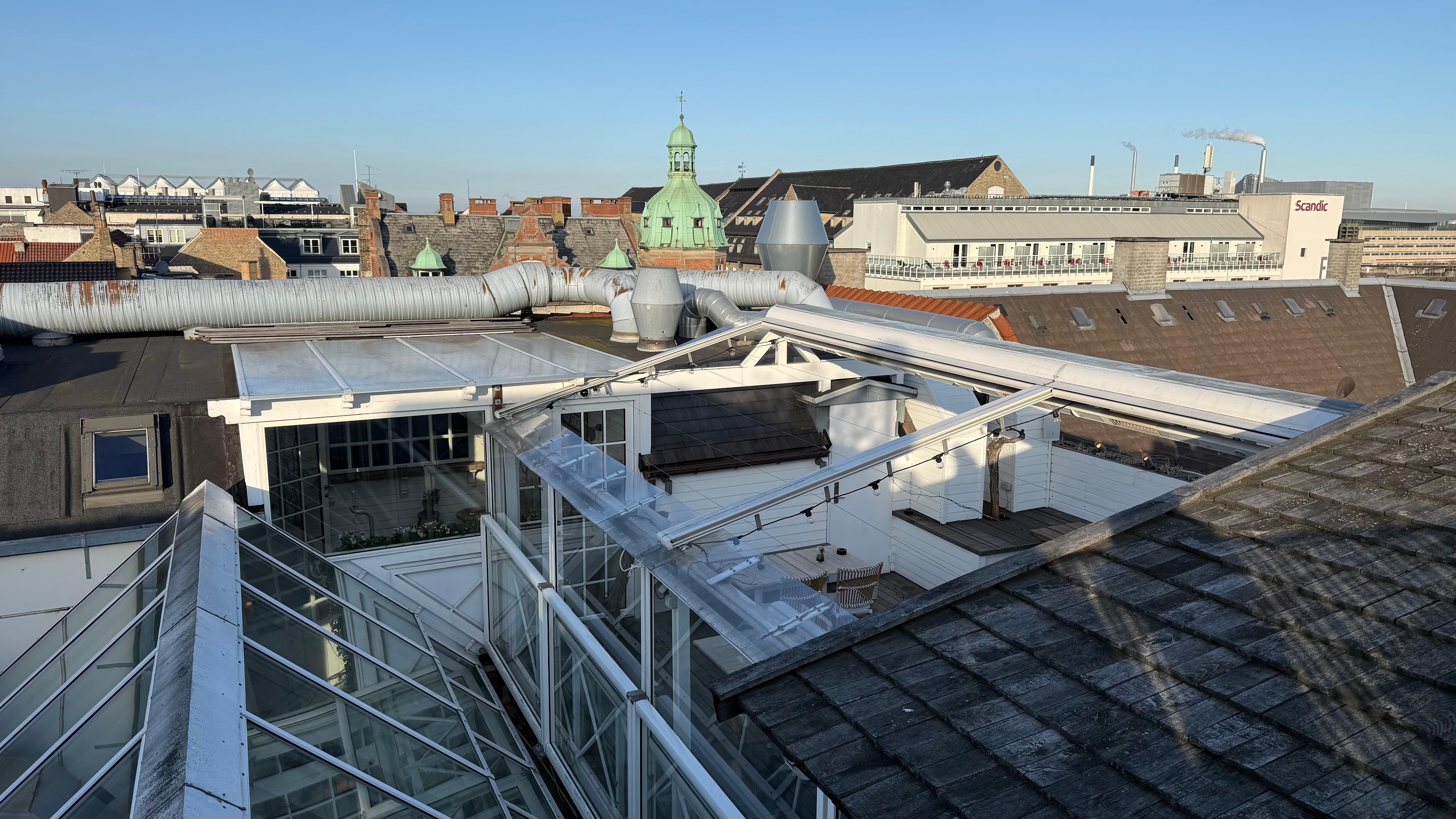 Mysig takterrass med jättefin utsikt 360 grader.