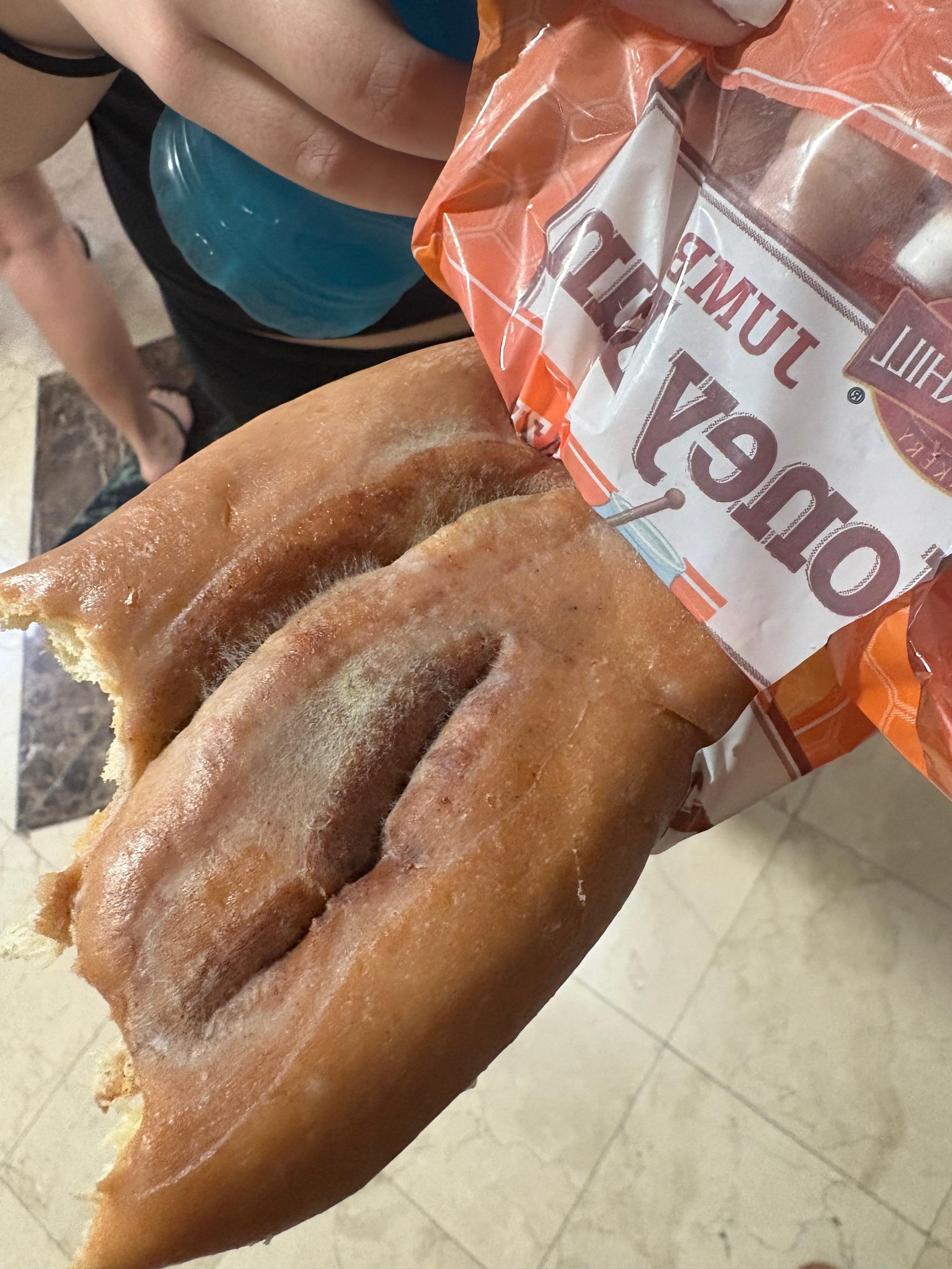 Moldy honey bun sold in vending machine