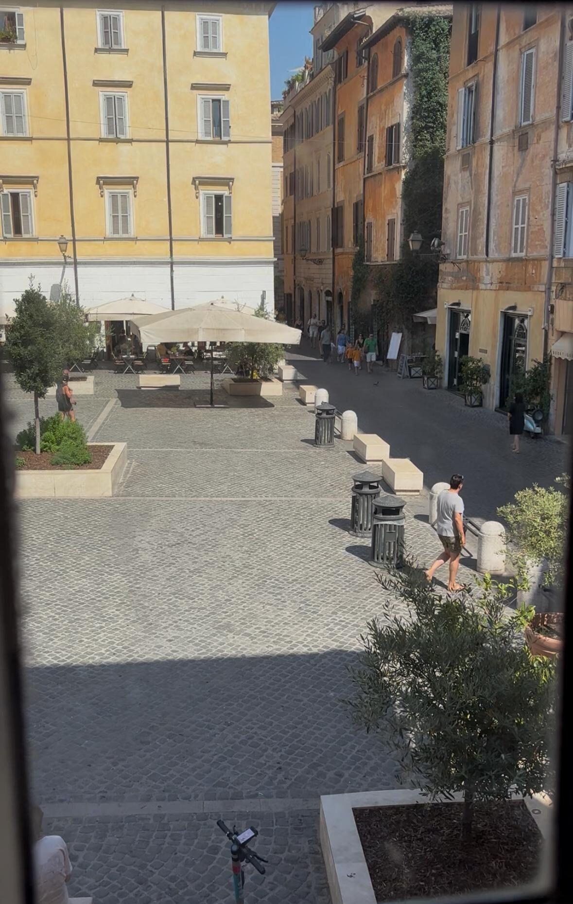 Gorgeous view out onto the square with a lovely morning sun aspect. 