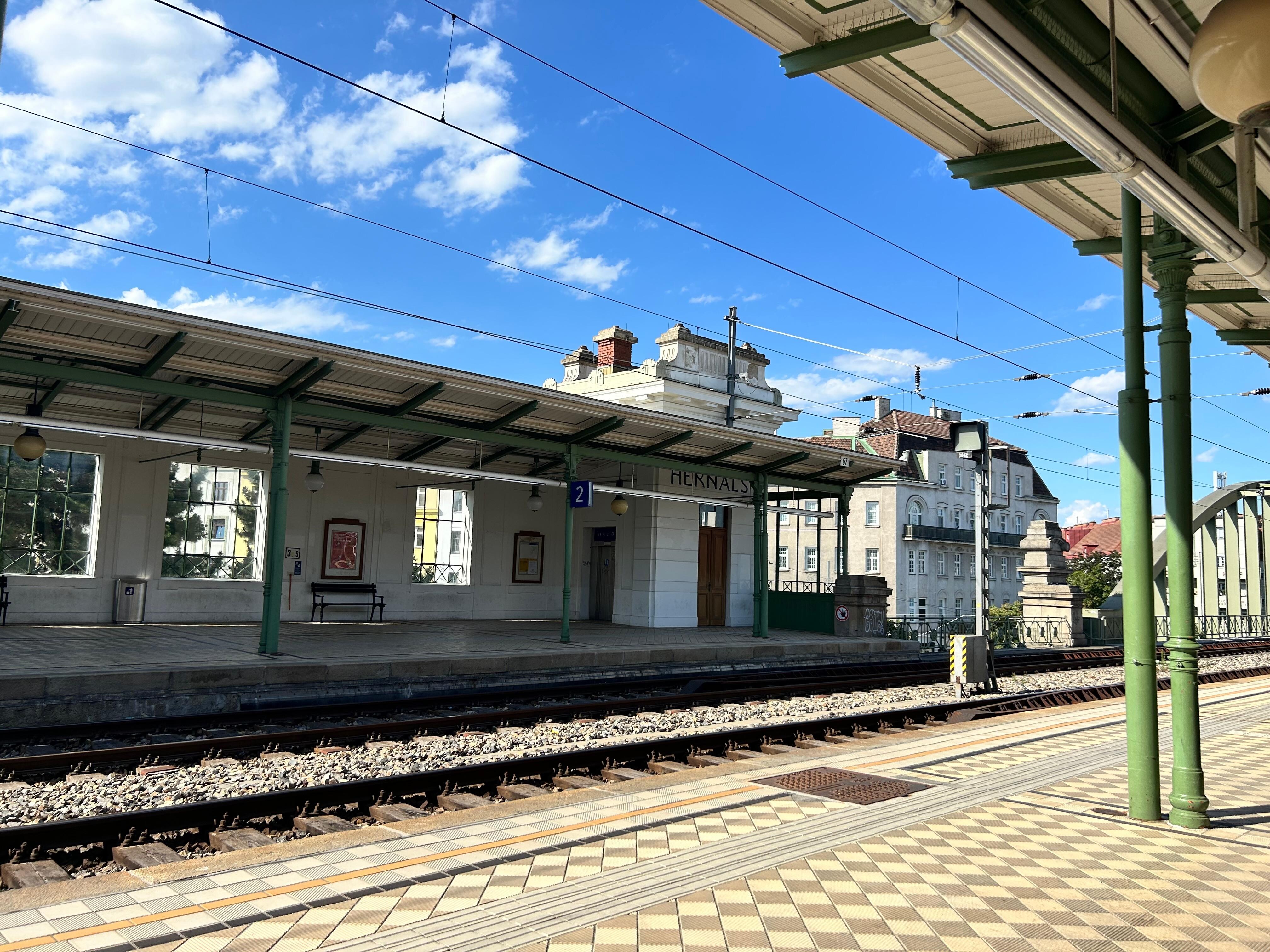 Die nächste S-Bahn-Haltestelle HERNALS