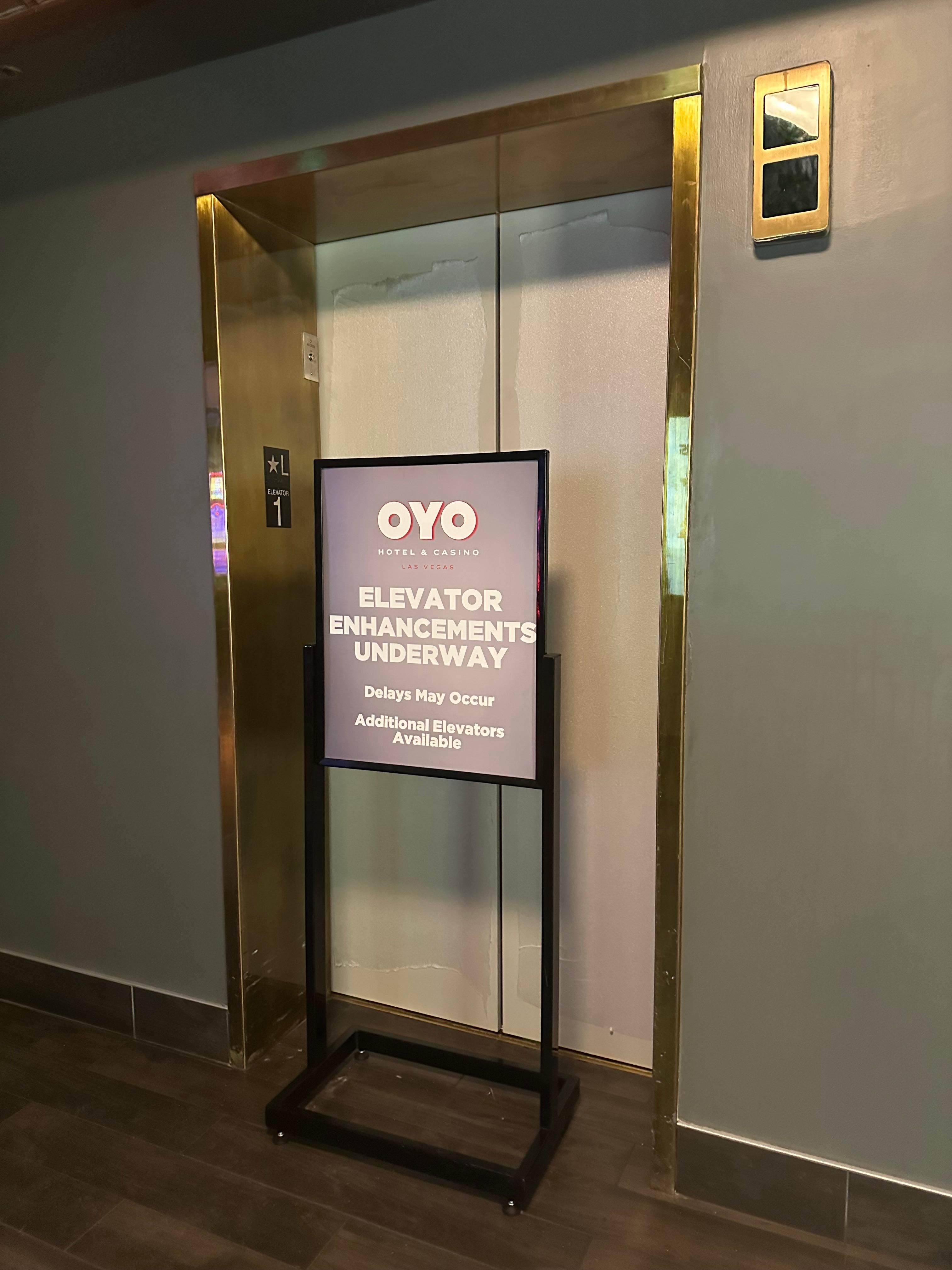 Only 1 working elevator. Expect long lines in the evening