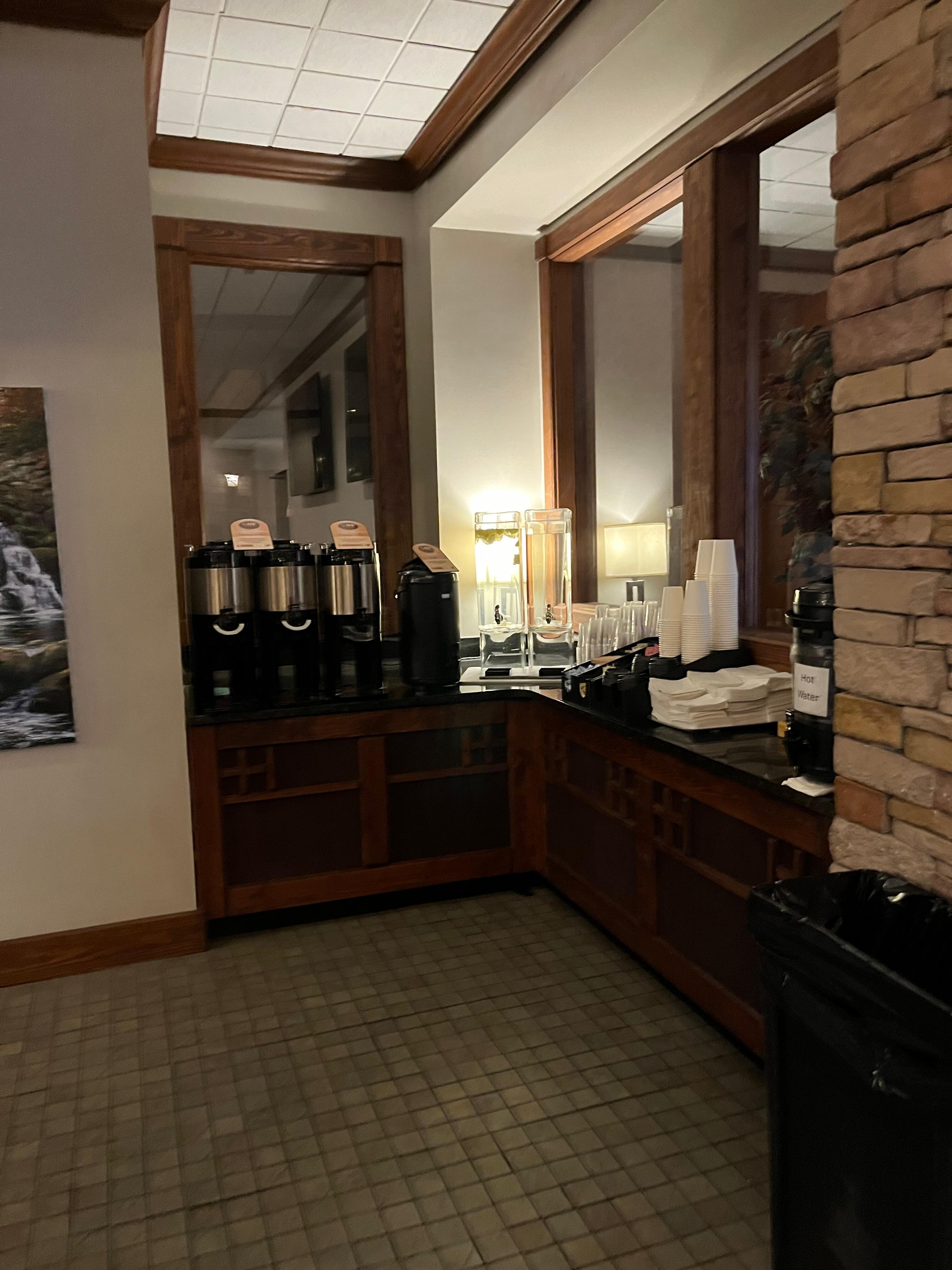 Beverage station complete with ice
