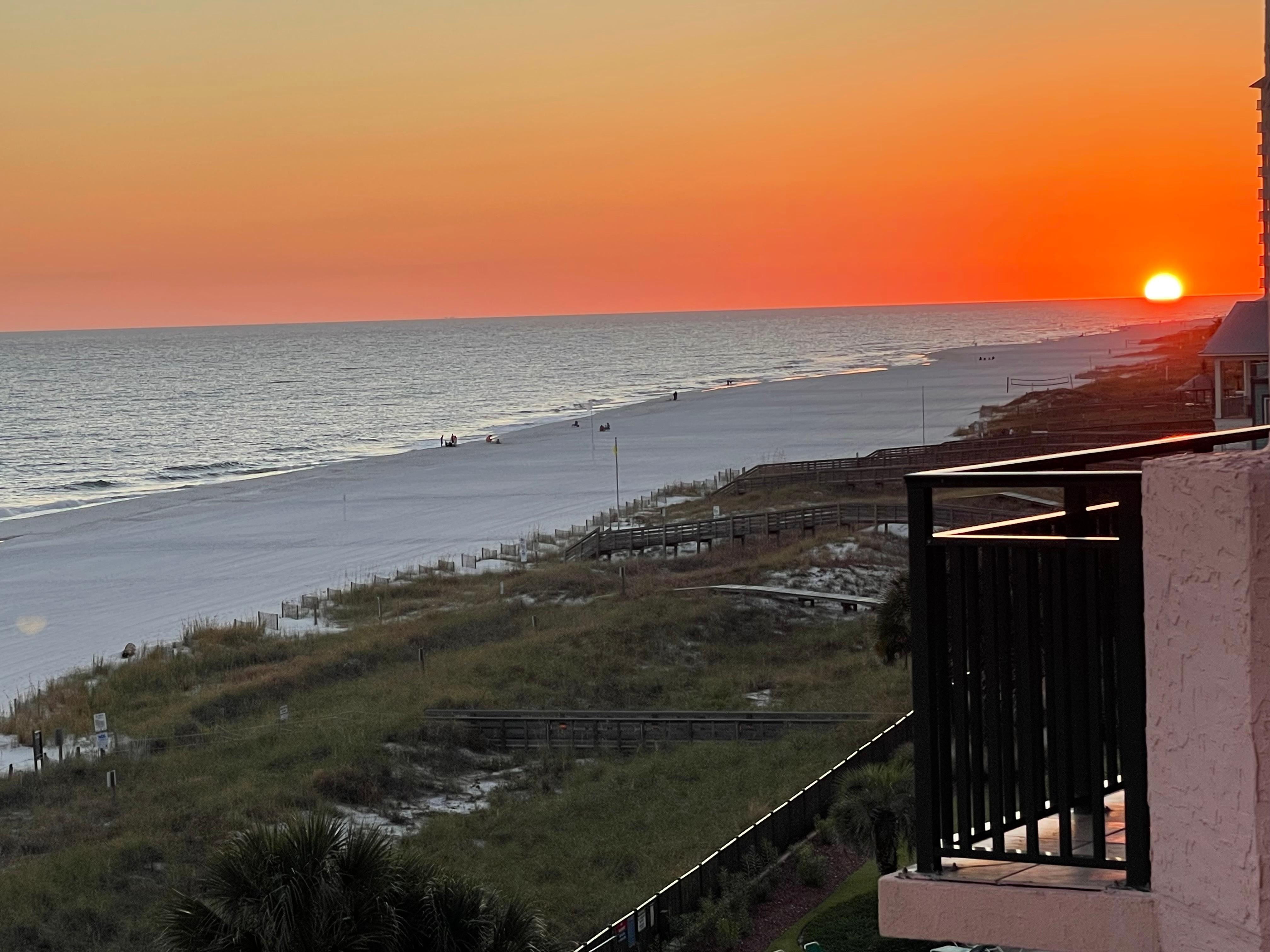 Never get tired of sunsets.