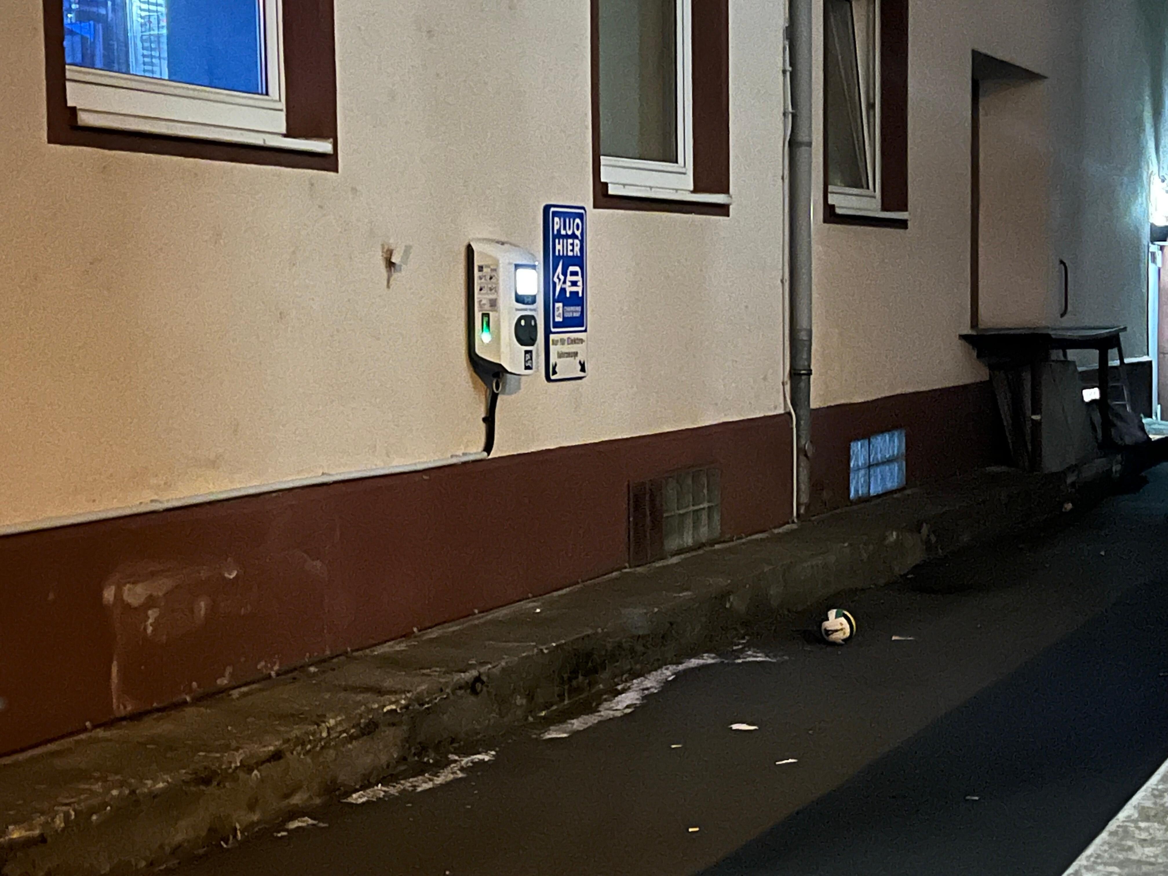 This is the picture of the charger. And it was free all evening and night. The guy who worked there lied to me.