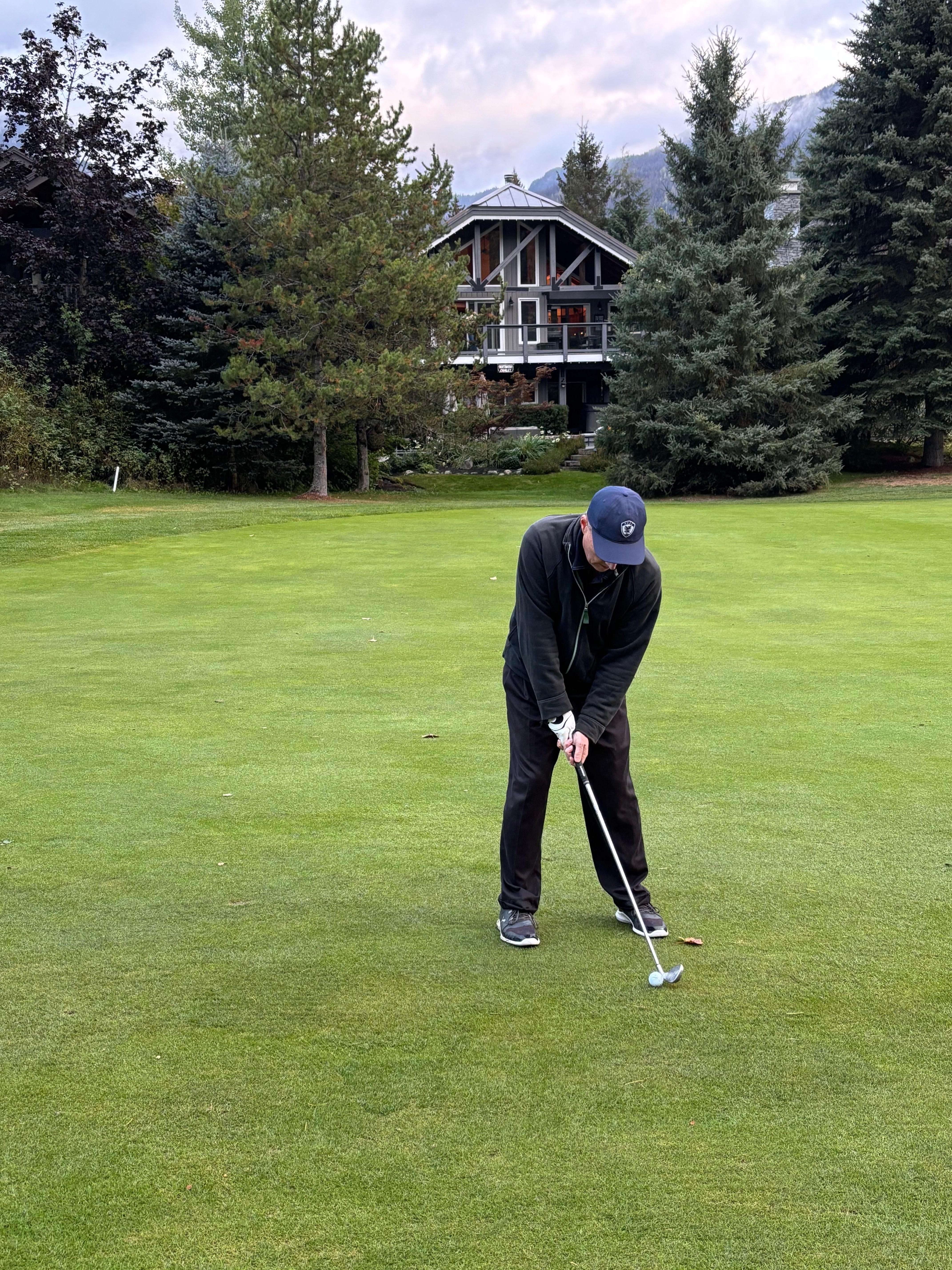 1st hole of Nicklaus North with  the Northwood Chalet in the background.
