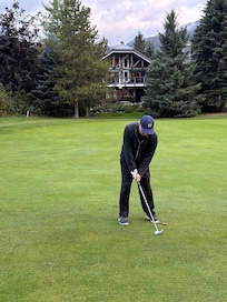 1st hole of Nicklaus North with the Northwood Chalet in the background.
