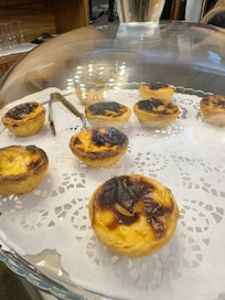 Complimentary Pastel de nata and wine available in the lobby
