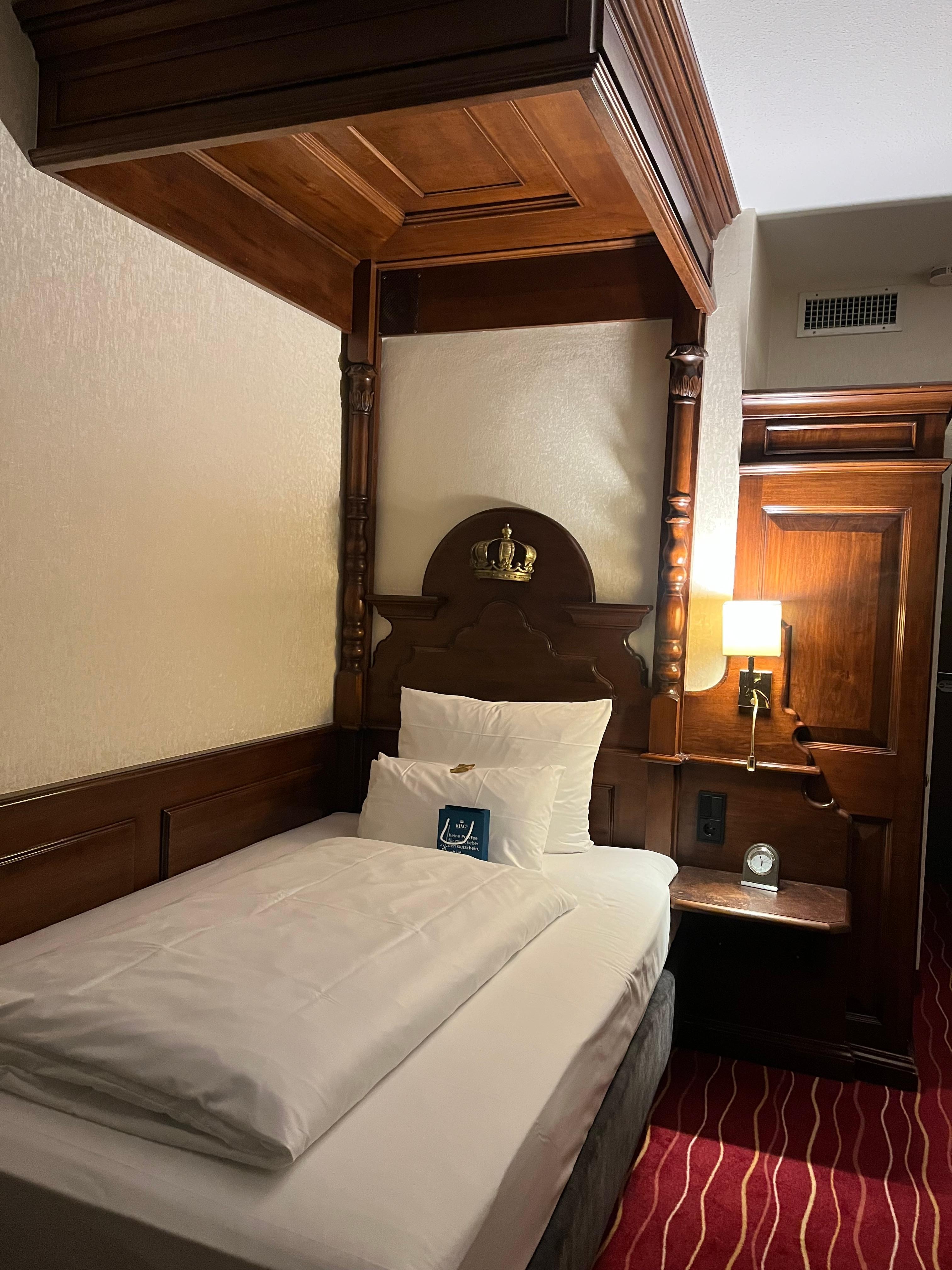 整頓された清潔感のあるお部屋でした。