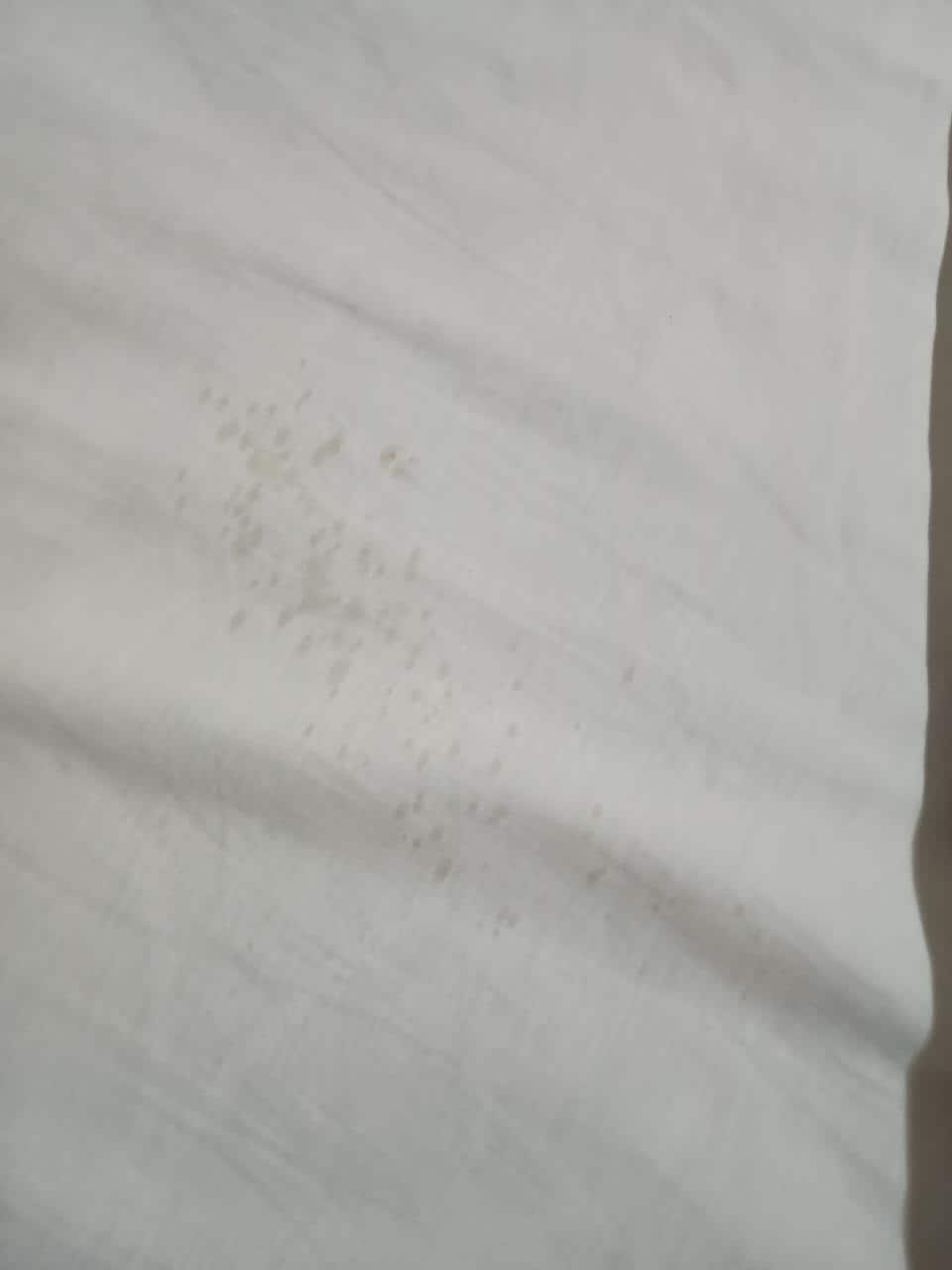 cama não foi trocada, suja
