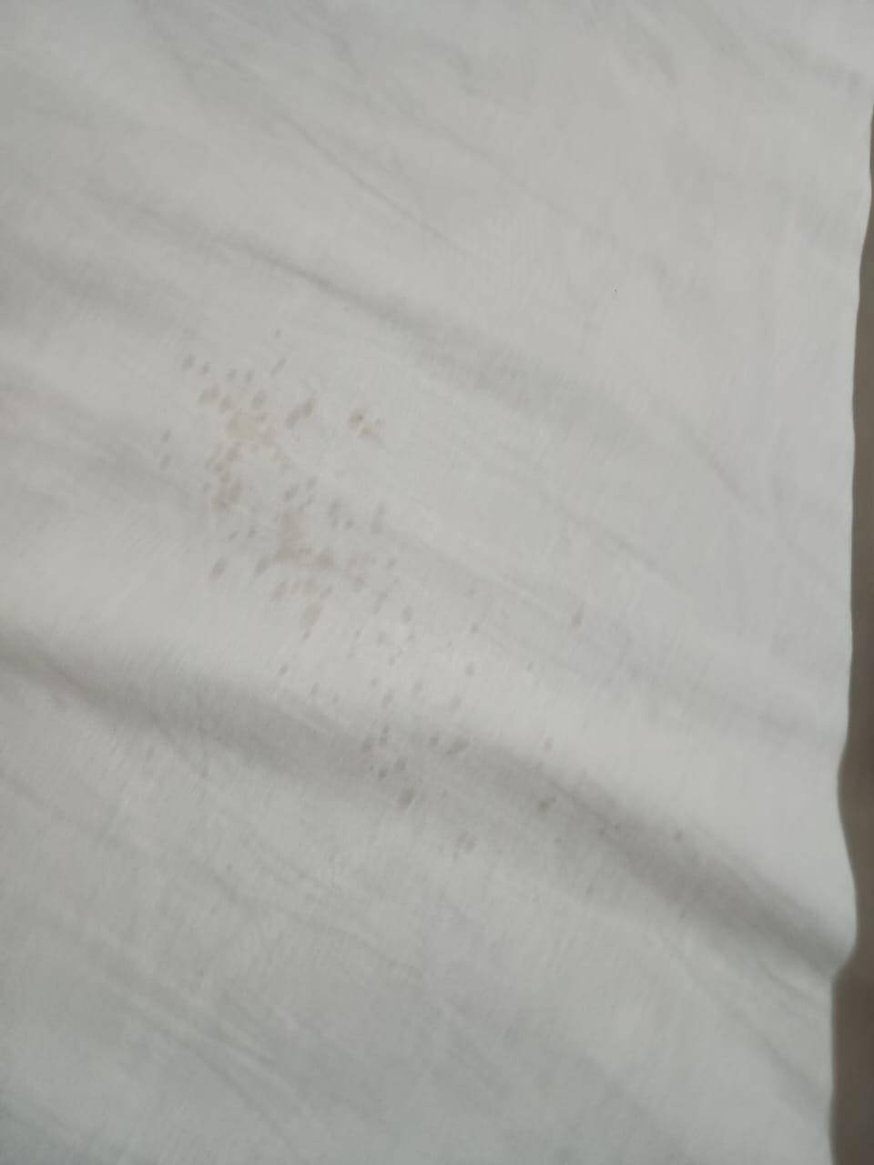 cama não foi trocada, suja