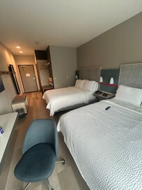 Nice double queen room. Cute decor. Huge walk in shower. Very nice overall!!
